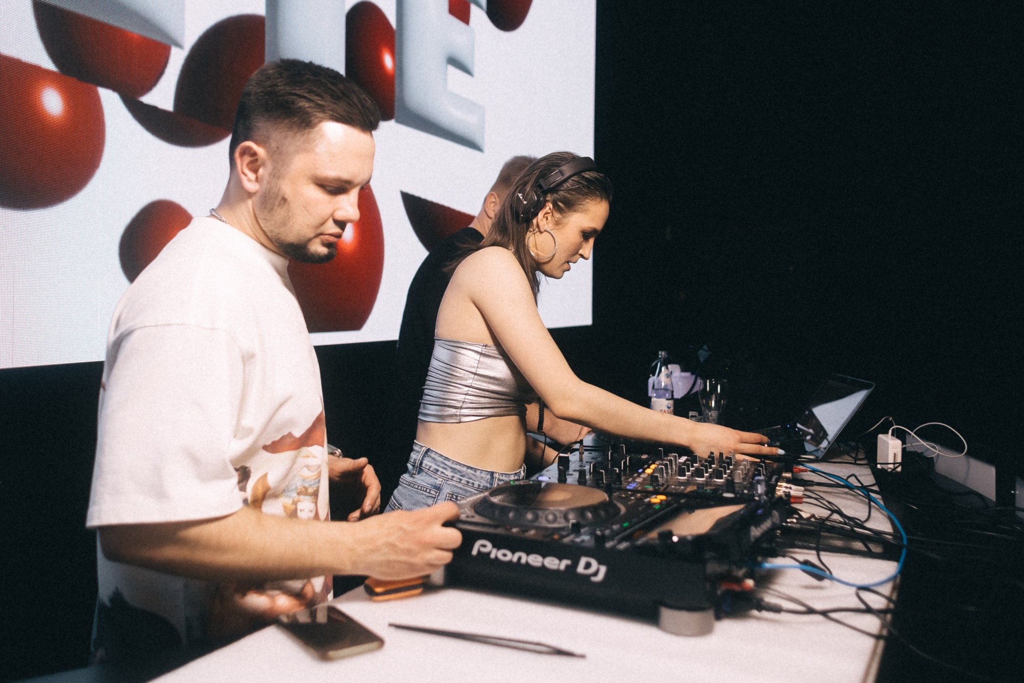 Выпускной школы диджеинга «Атмосфера». Фотограф Кемерово | Сергей