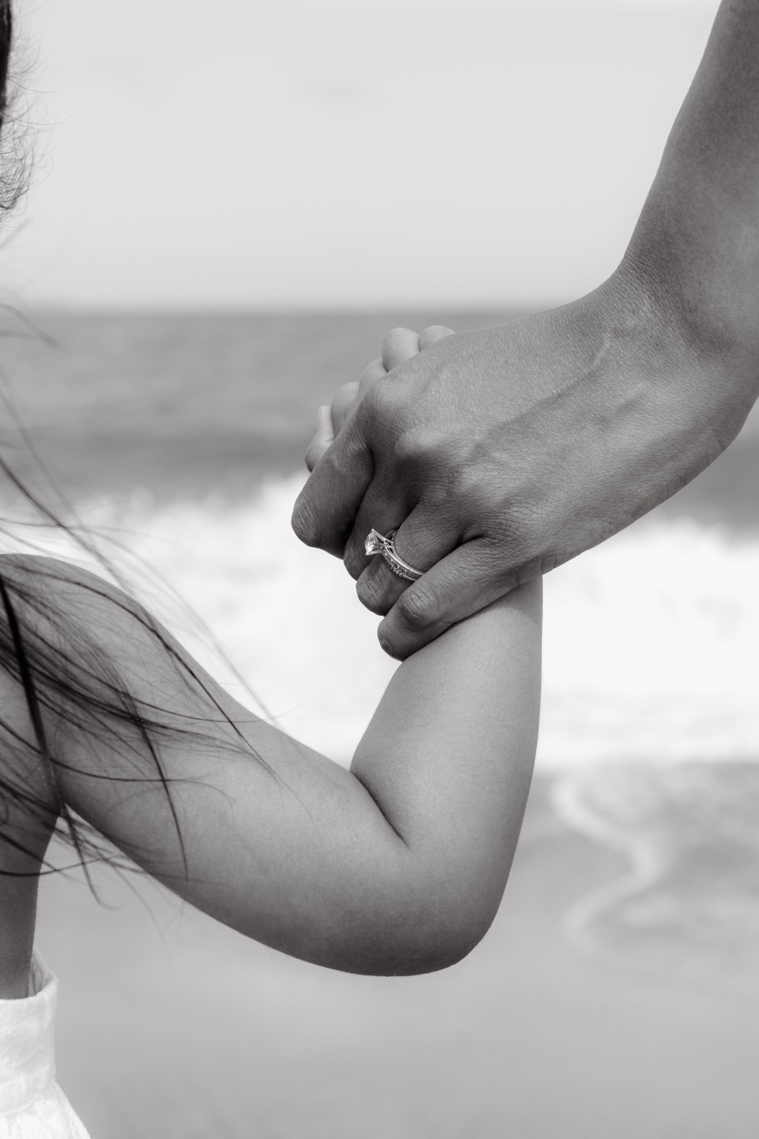 Mother and daughters. Portrait photographer Nha Trang | Julia Meshanina