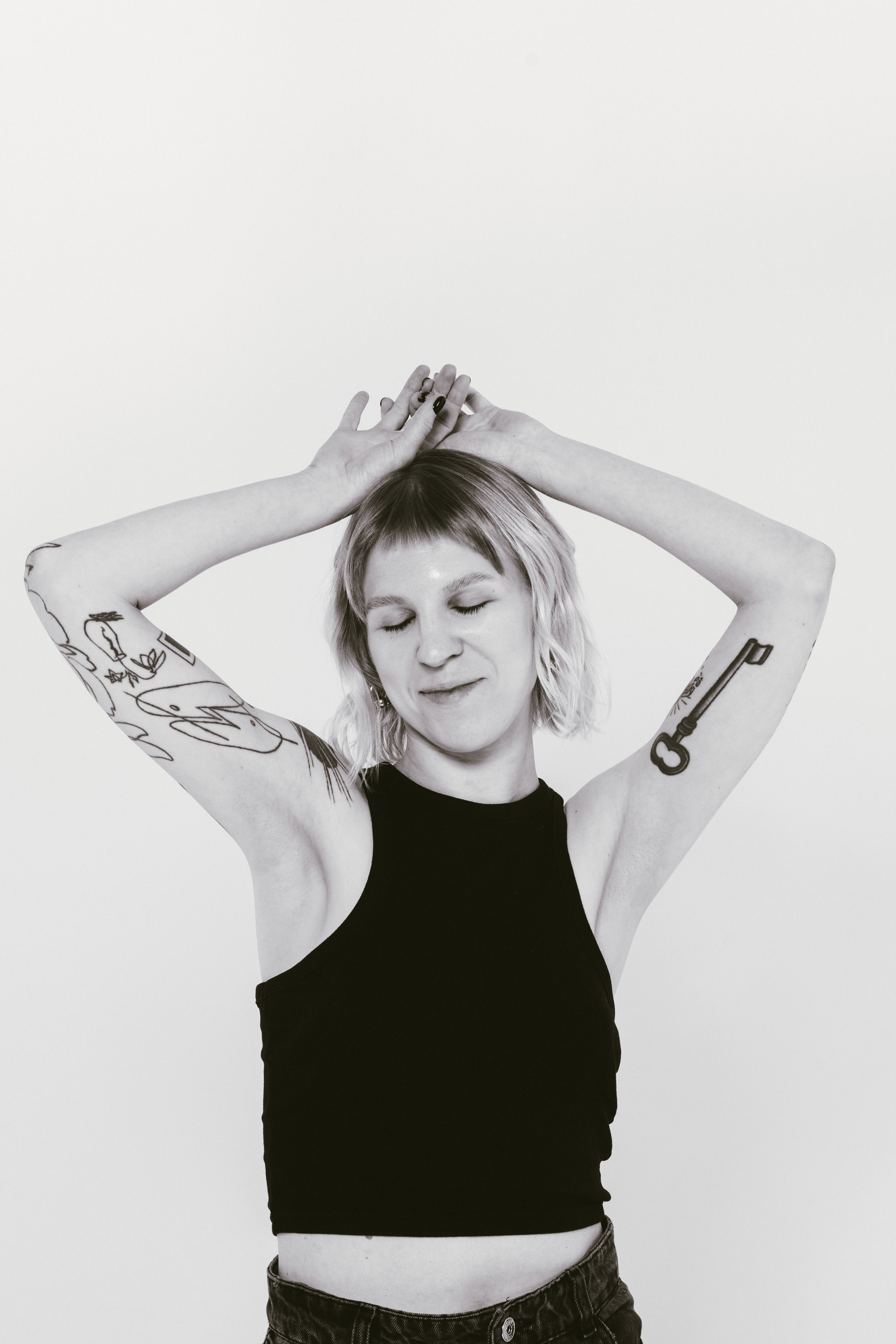 Ника. Студия