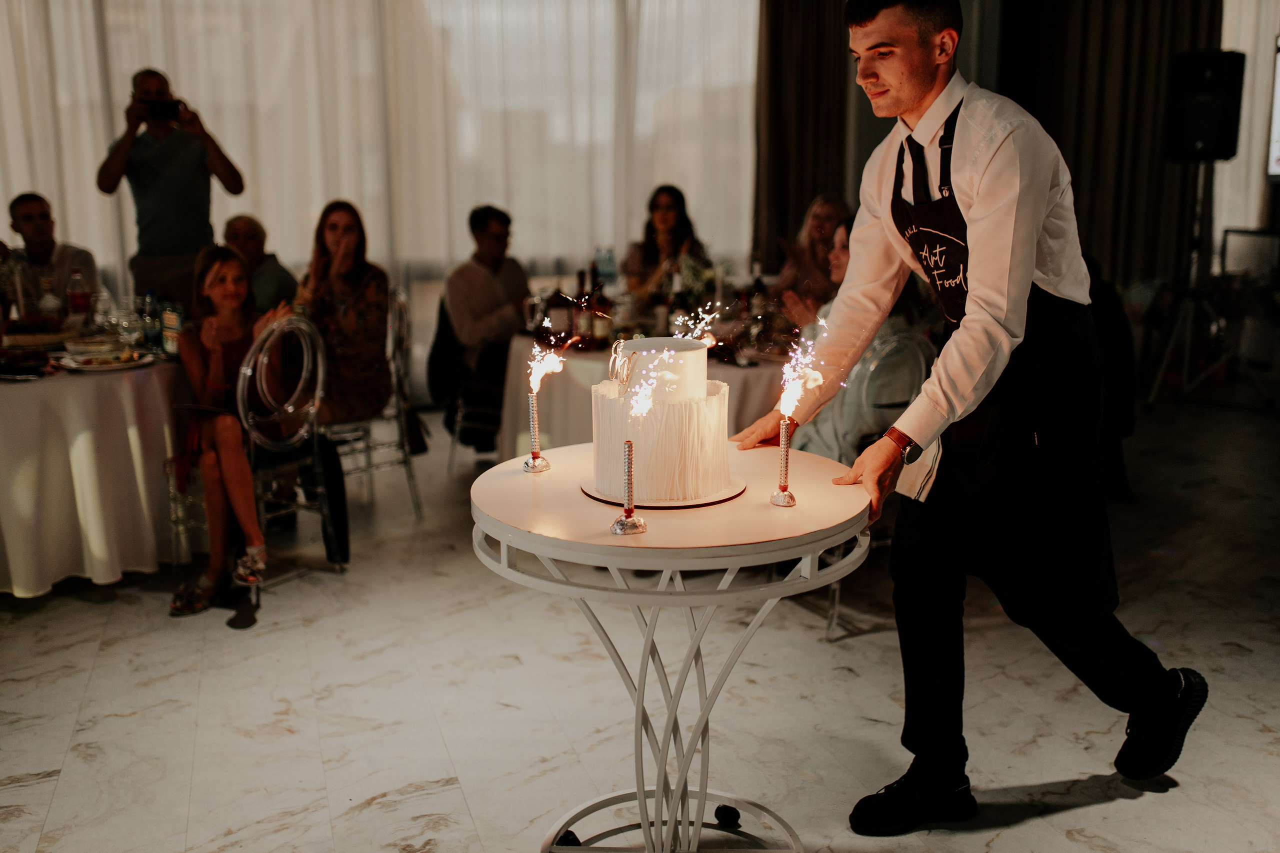 Свадебный банкет в Санкт-Петербурге — Трогательная фотосессия с родными и лавстори. Фотограф в Санкт-Петербурге Лиза Семченкова