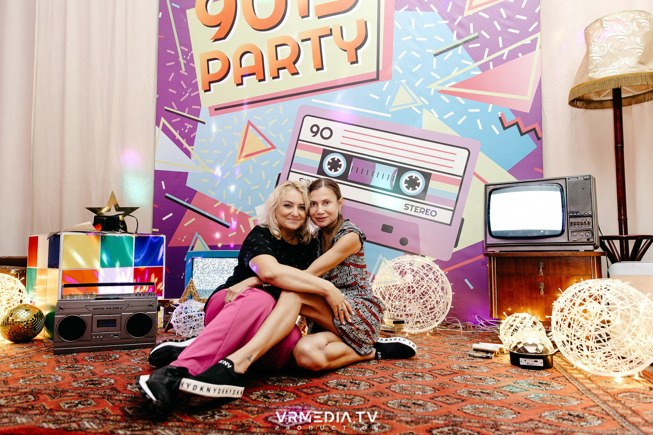 «Назад в 90-е!» в ресторане «Империя»