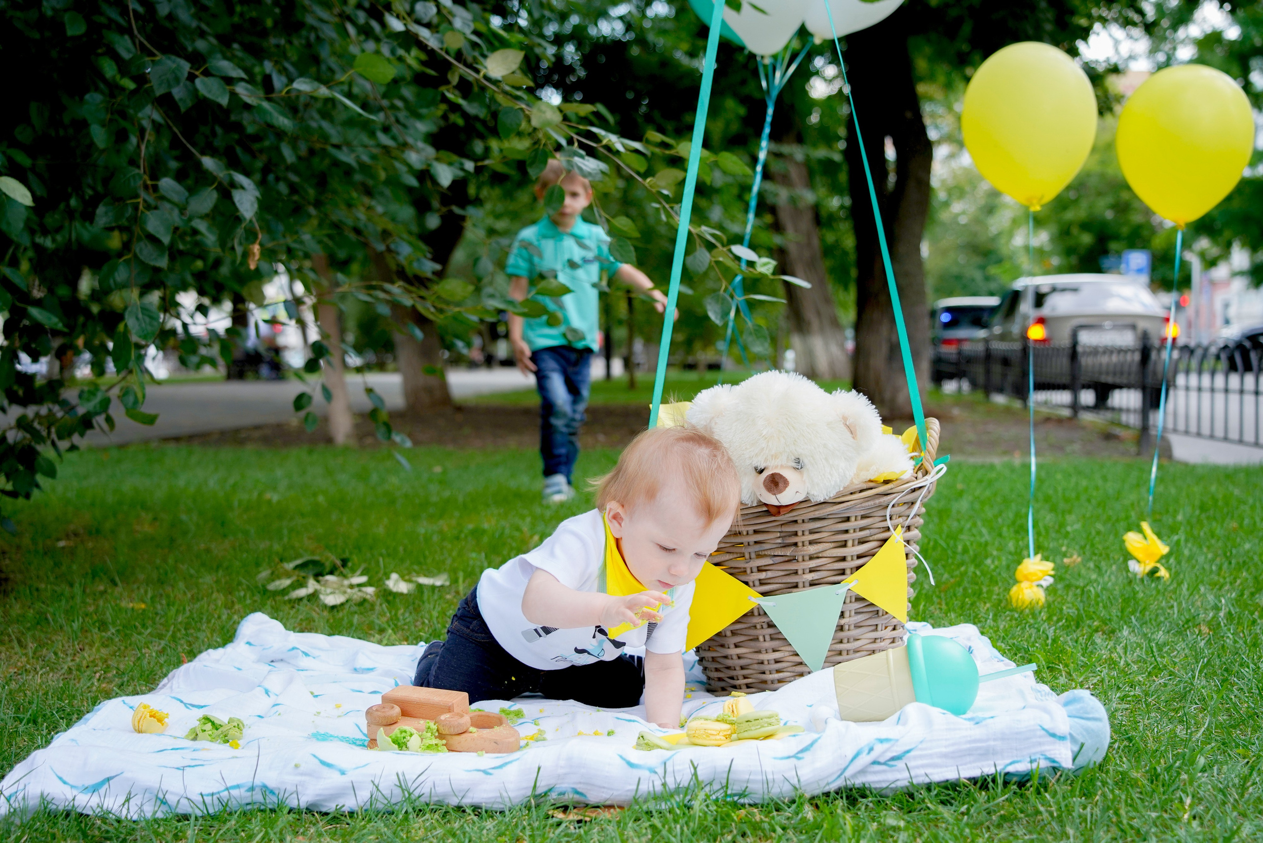 1 год)). Max Matvich and Victoria Basova are professionals in their field