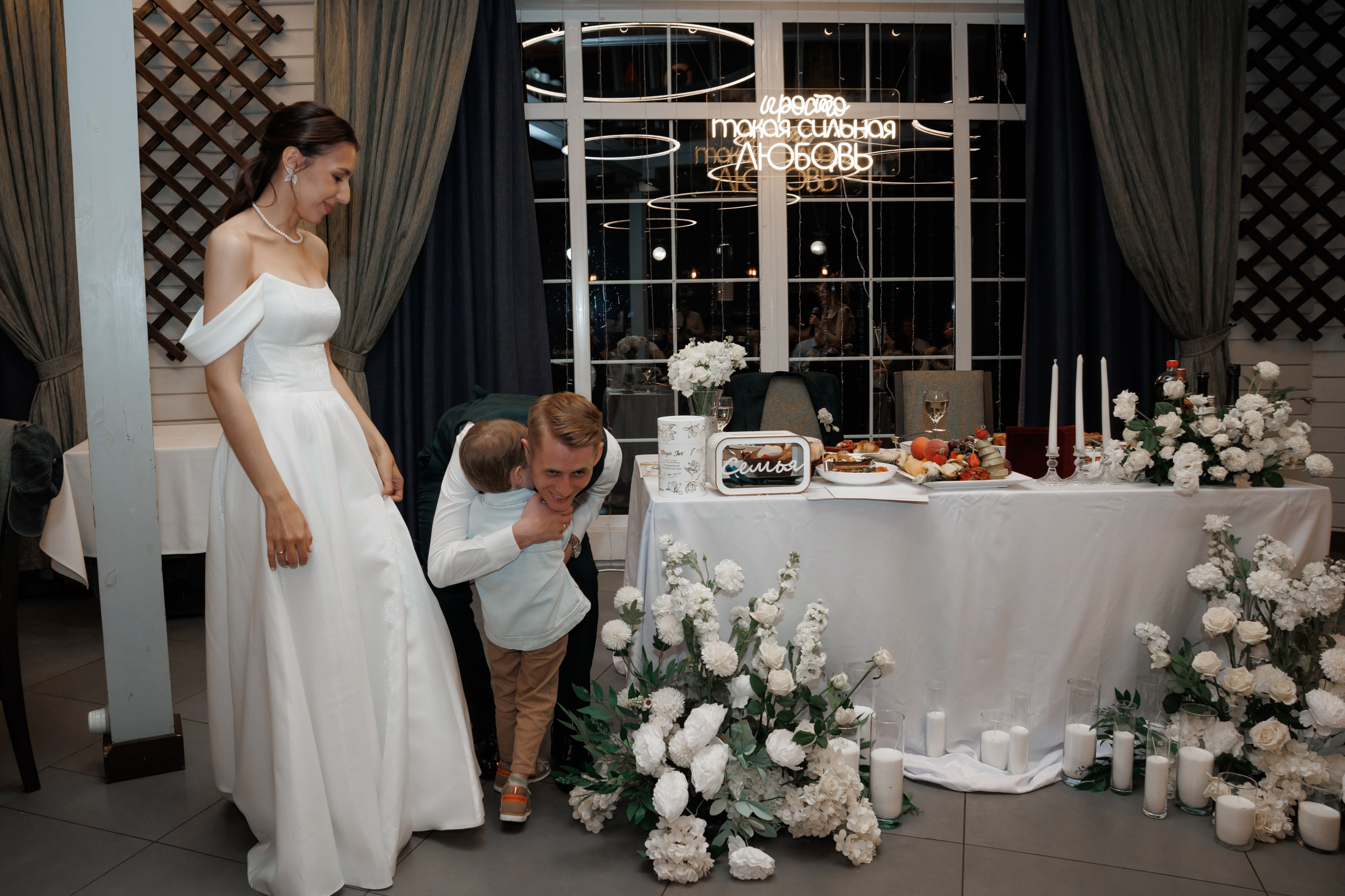 Регистрация в отеле Fish Point, ЗАГС Бутово, прогулка в Остафьево. Свадебный и репортажный фотограф (Москва, Королев и другие)