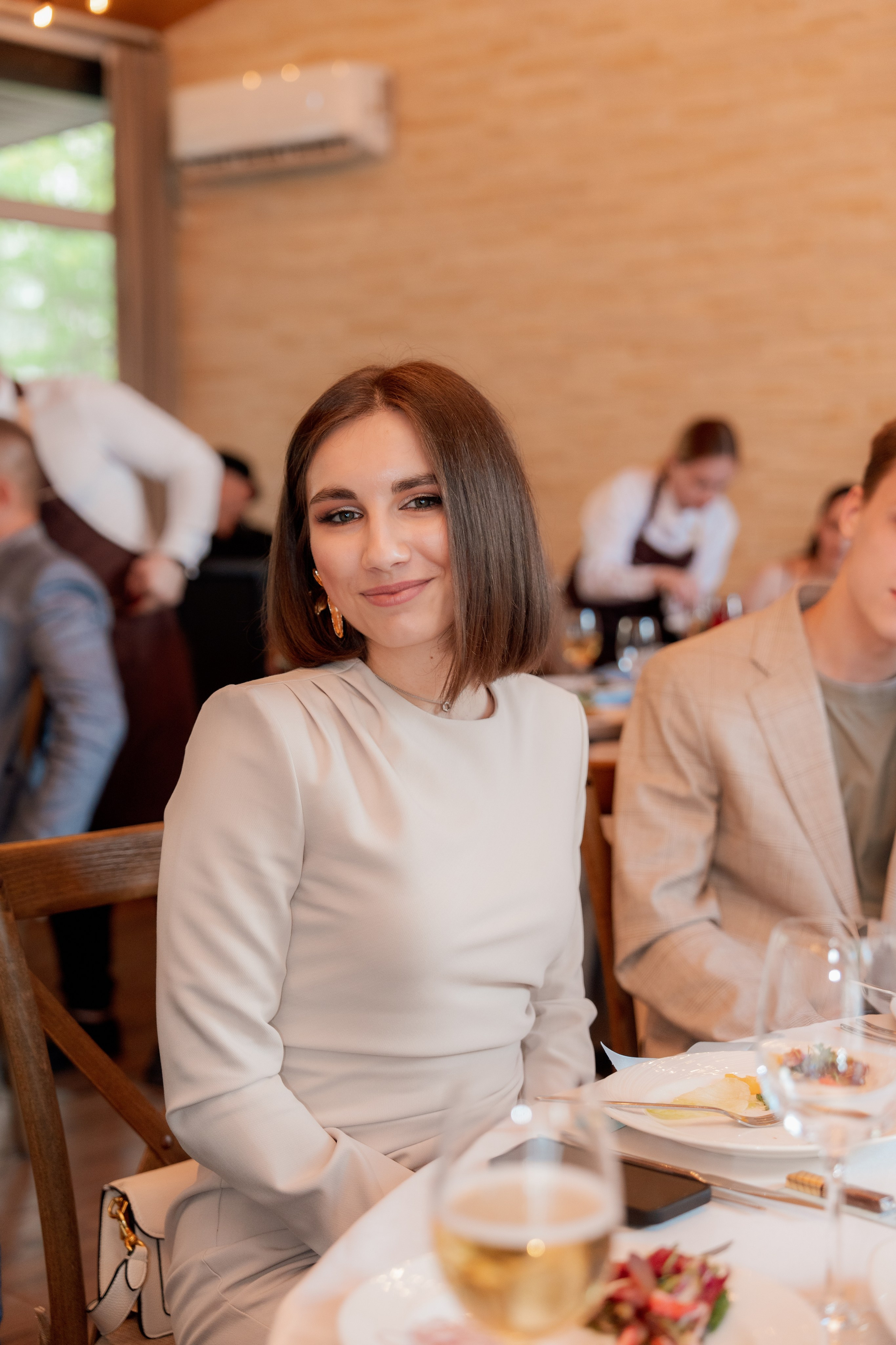 Алиса и Влад. Полный свадебный день (утро, усадьба, прогулка, выездная регистрация, банкет). Дата съемки 26.04.2025. Свадебный фотограф Москва