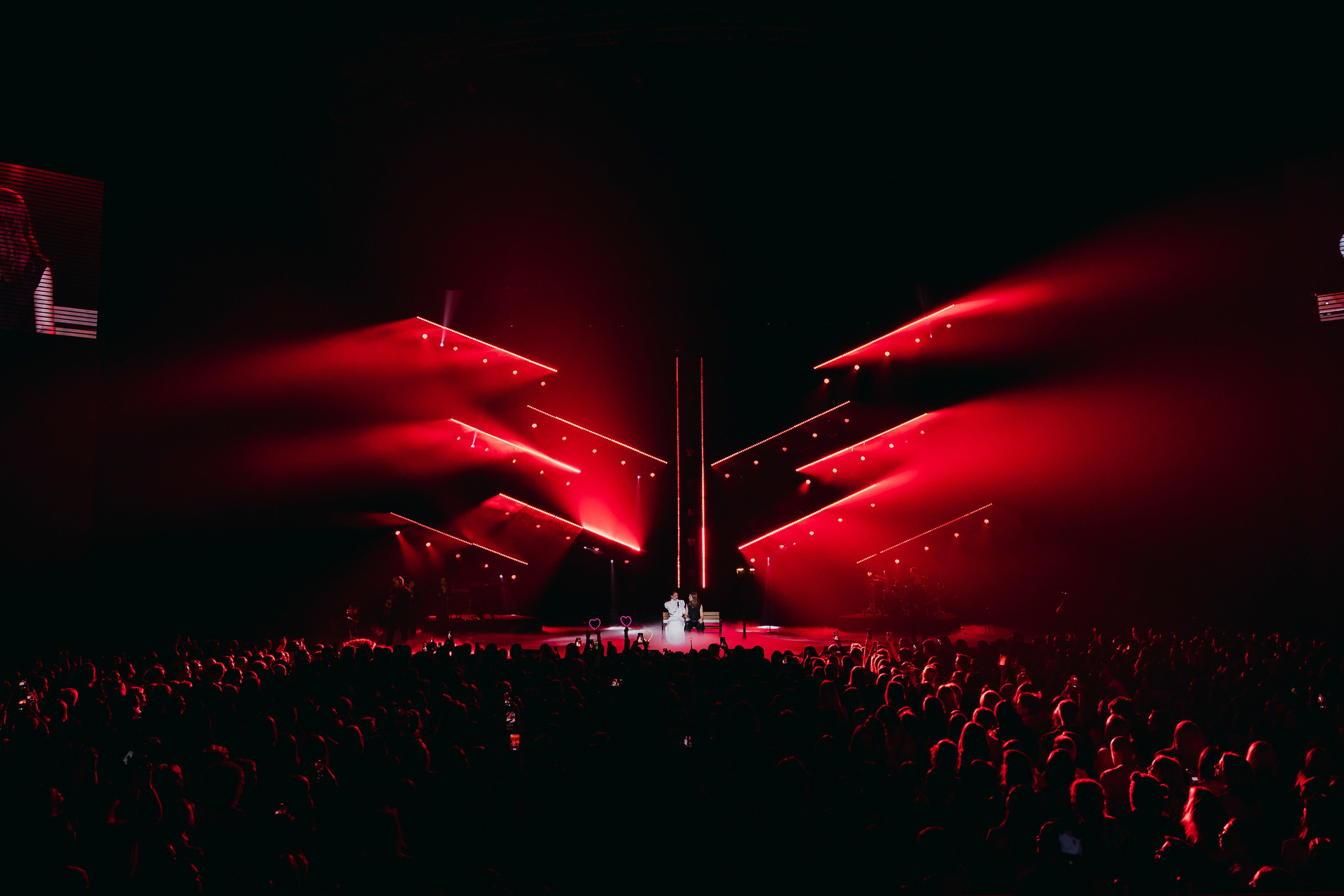 Ева Власова: «Танцуй вопреки», Crocus City Hall. «Птичка на проводе»: информационный портал в Москве