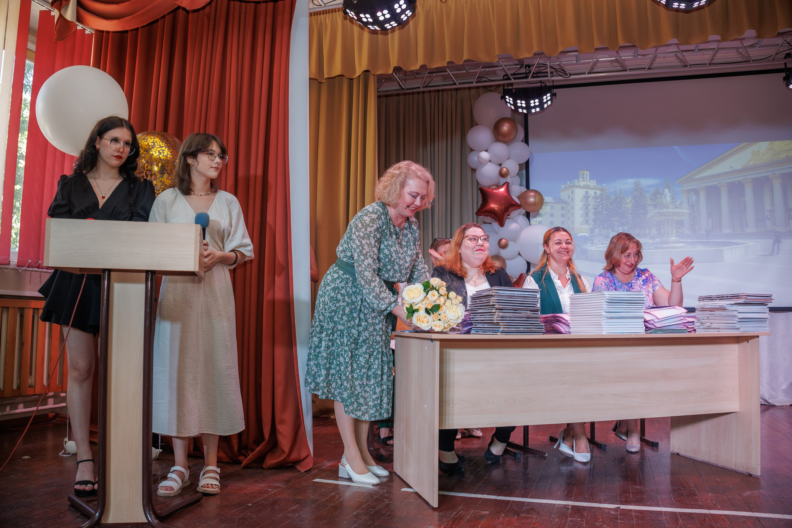 Вручение аттестатов. Свадебный и семейный фотограф в Новосибирске Ирина Дорошкова