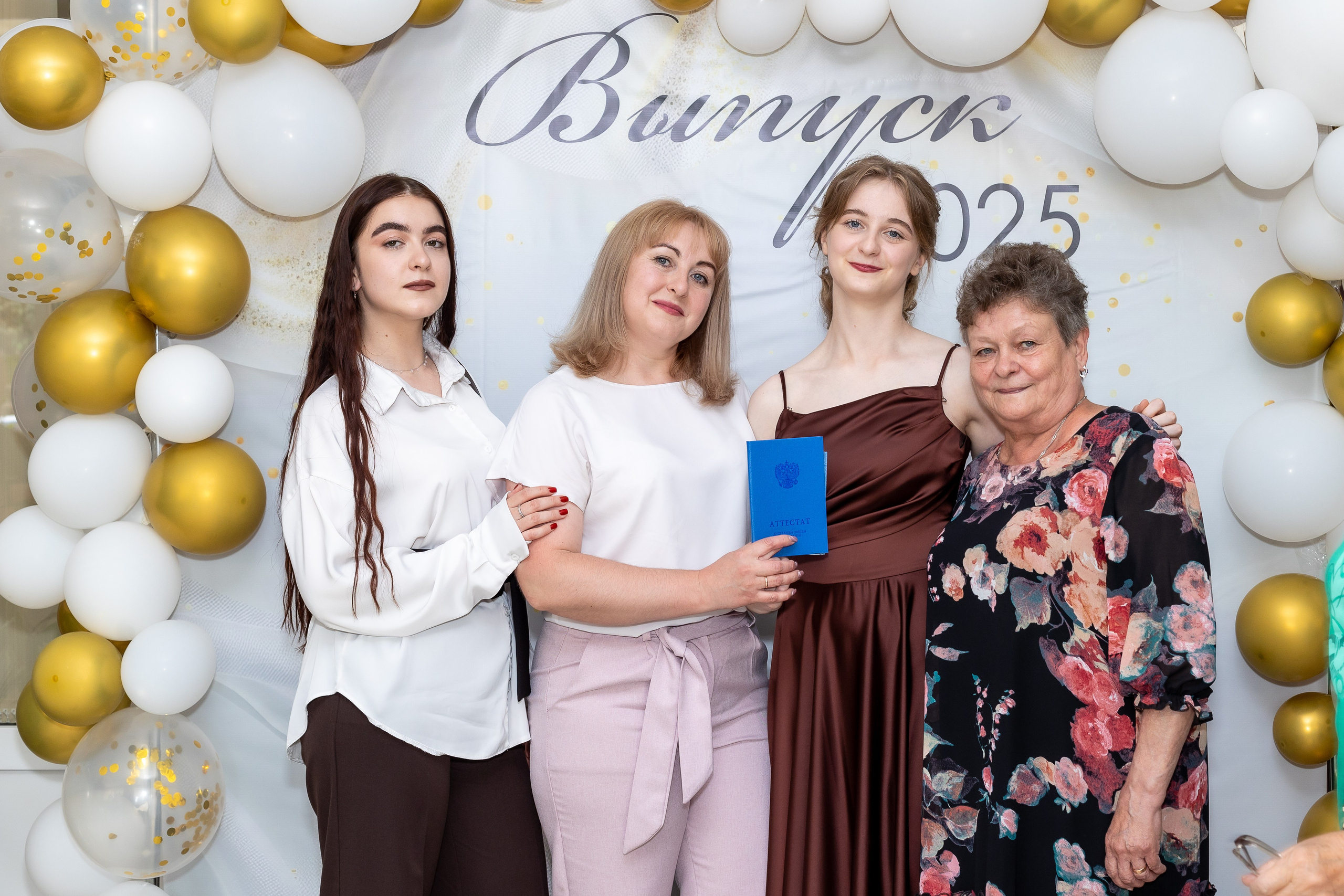 Вручение аттестата 2025. Выпускные альбомы Майкоп, Краснодар Елена Золотарева