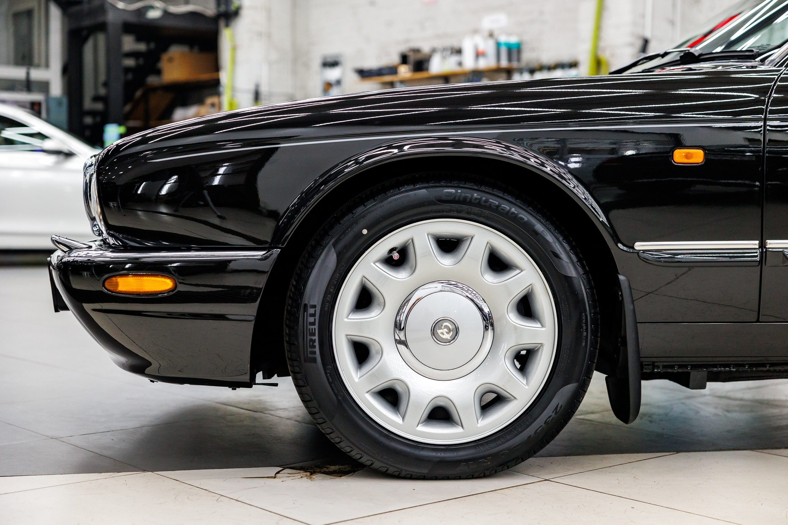 Автомобильная фотосъёмка Daimler Xj8. Фотограф Сергей Лукьянов @xapeton_photo Москва