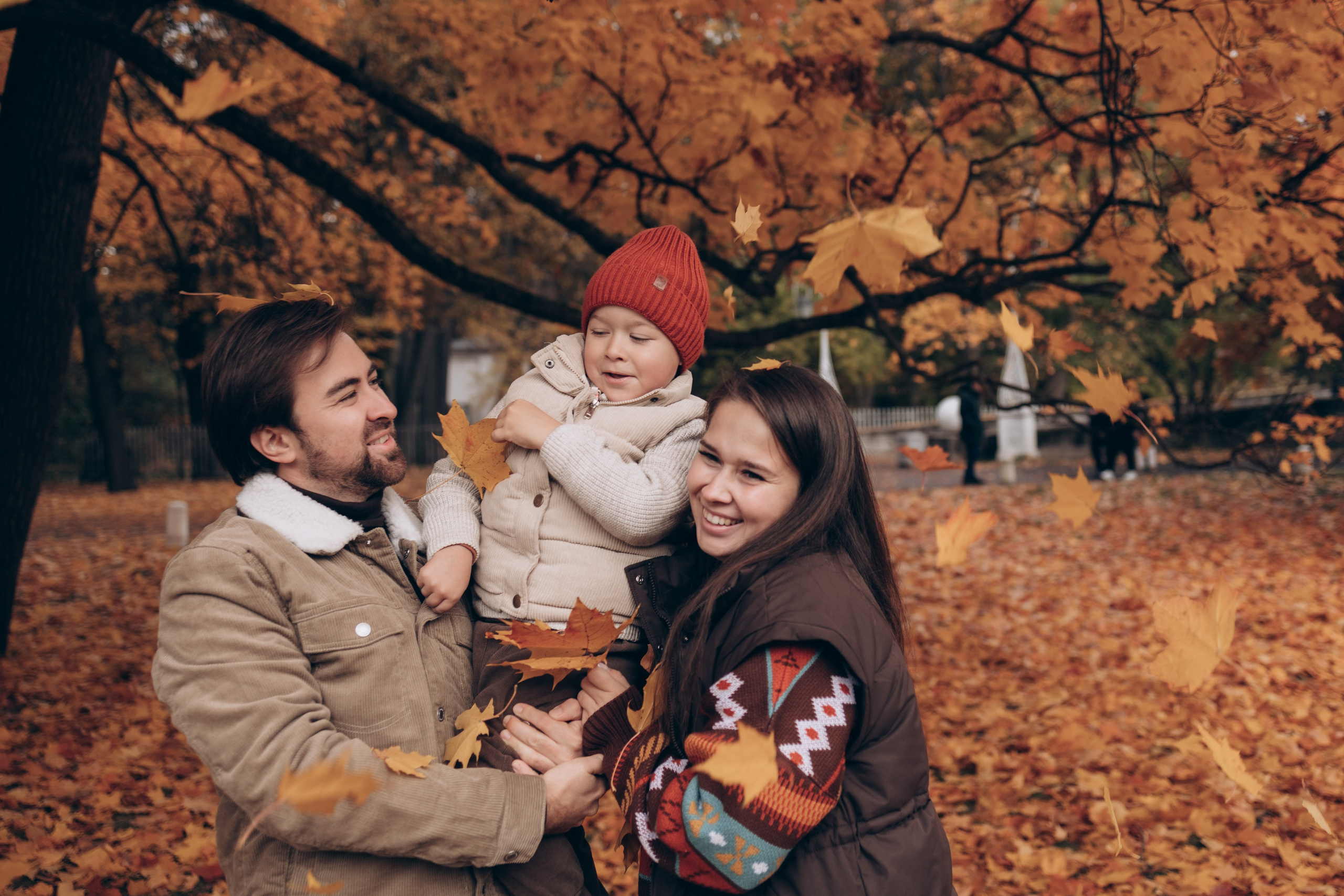 Осенняя семейная фотосессия в парке ЦПКиО им. Кирова на Елагином острове. Семейный и детский фотограф в Санкт-Петербурге Павлова Елена