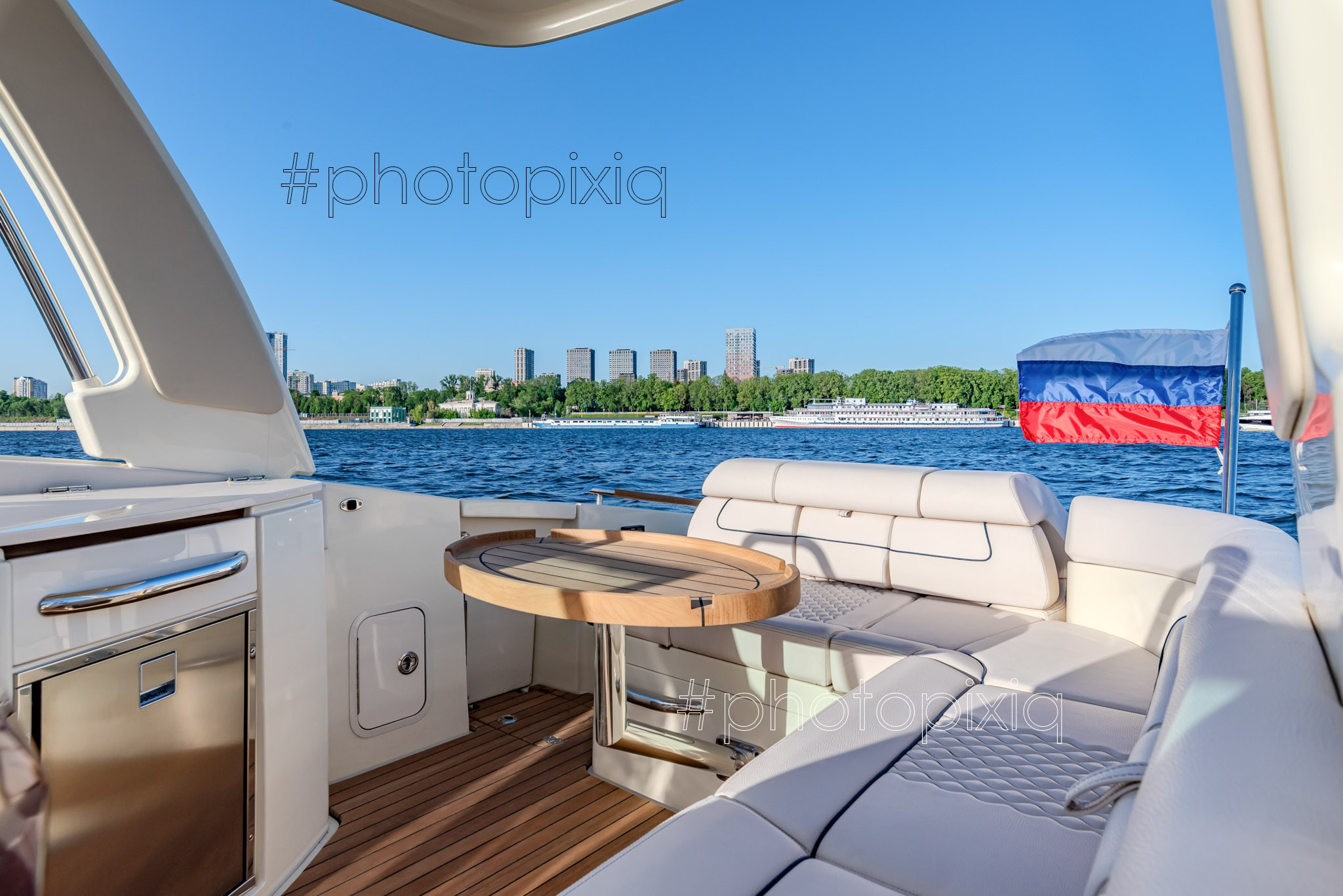 Фотосъёмка катера Chris Сraft для брокера. Интерьерная съёмка и виртуальные туры — Интерьерный фотограф Кузнецов Сергей (photopixiq)