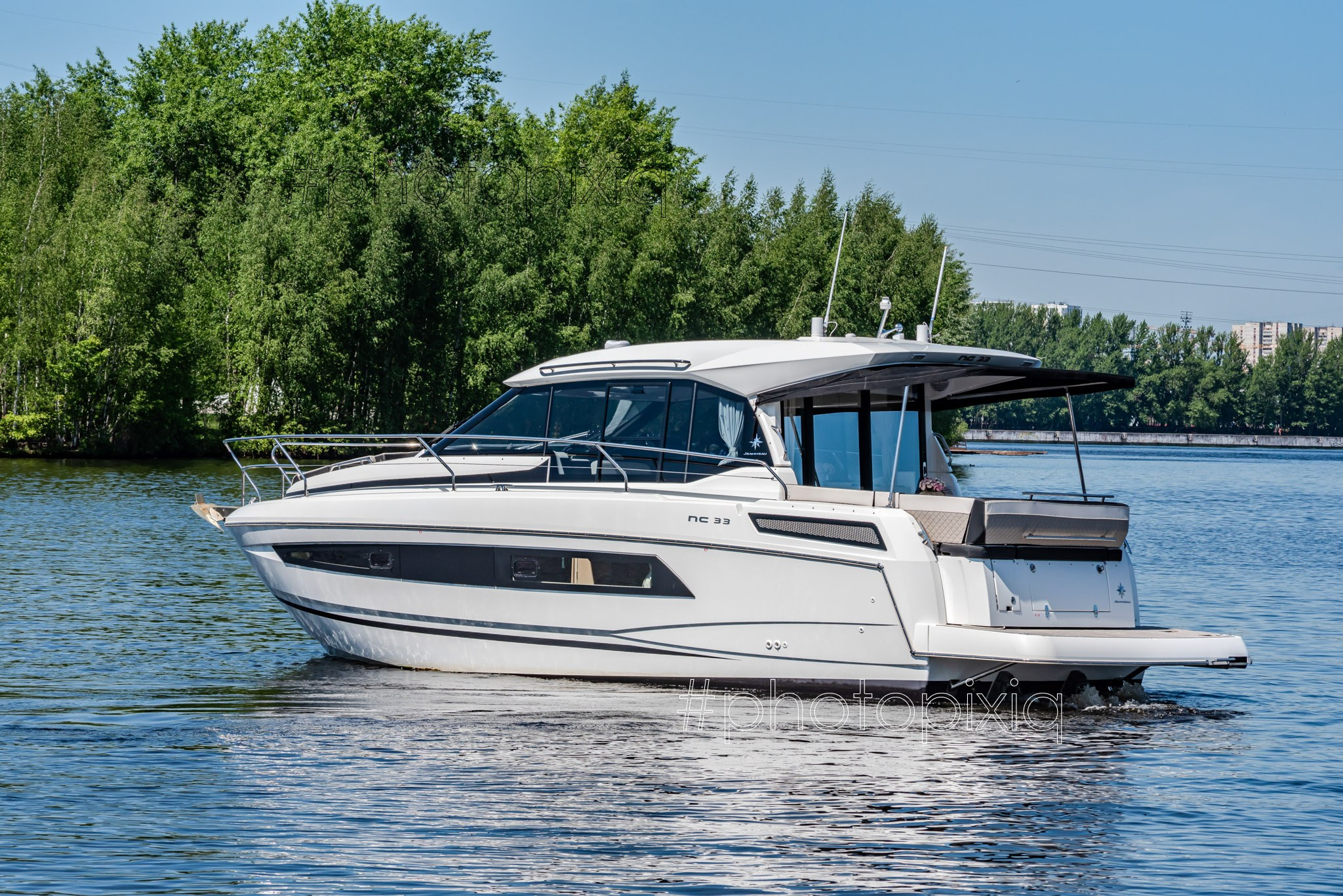 Фотосъёмка яхты Jeanneau NC 33 для брокера. Интерьерная съёмка и виртуальные туры — Интерьерный фотограф Кузнецов Сергей (photopixiq)