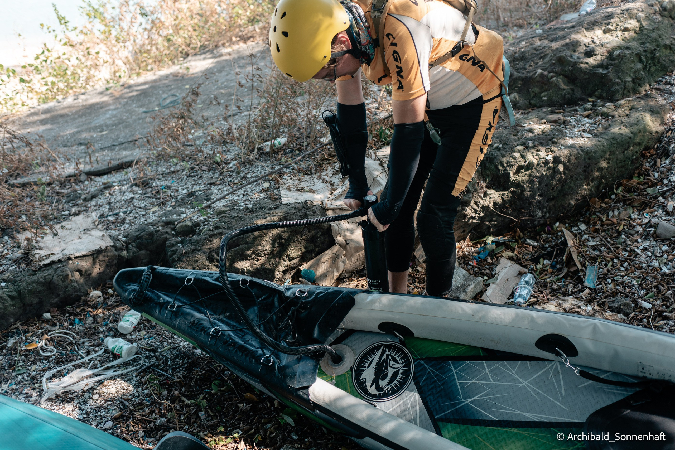 Kayaking in Huizhou, China. Photographer in Guangzhou, China. Archibald Sonnenhaft
