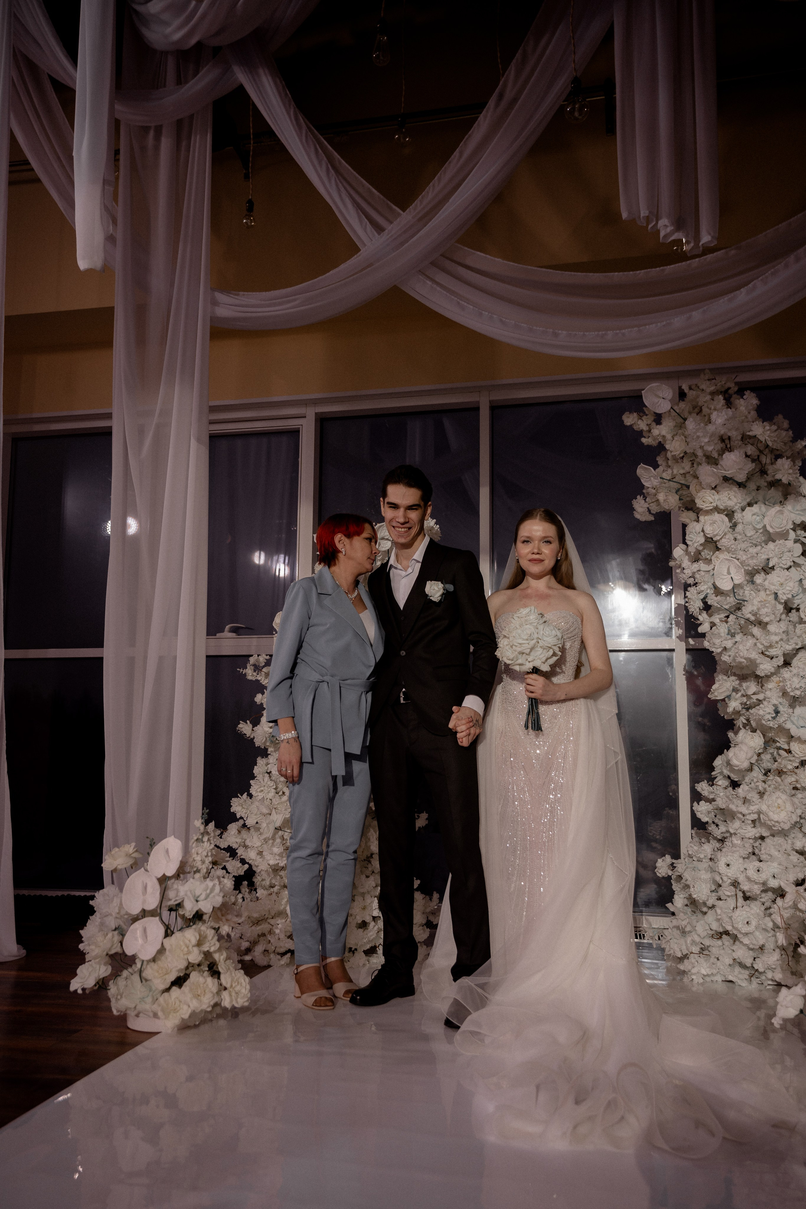 СВАДЕБНАЯ СЬЕМКА СБОРОВ В ОТЕЛЕ И ВЫЕЗД НА ЦЕРЕМОНИЮ (СНЯТО В СИБИРЕ В НИЖНЕВАРТОВСКЕ). Профессиональный фотограф, Санкт-Петербург — Виктория Богомолова