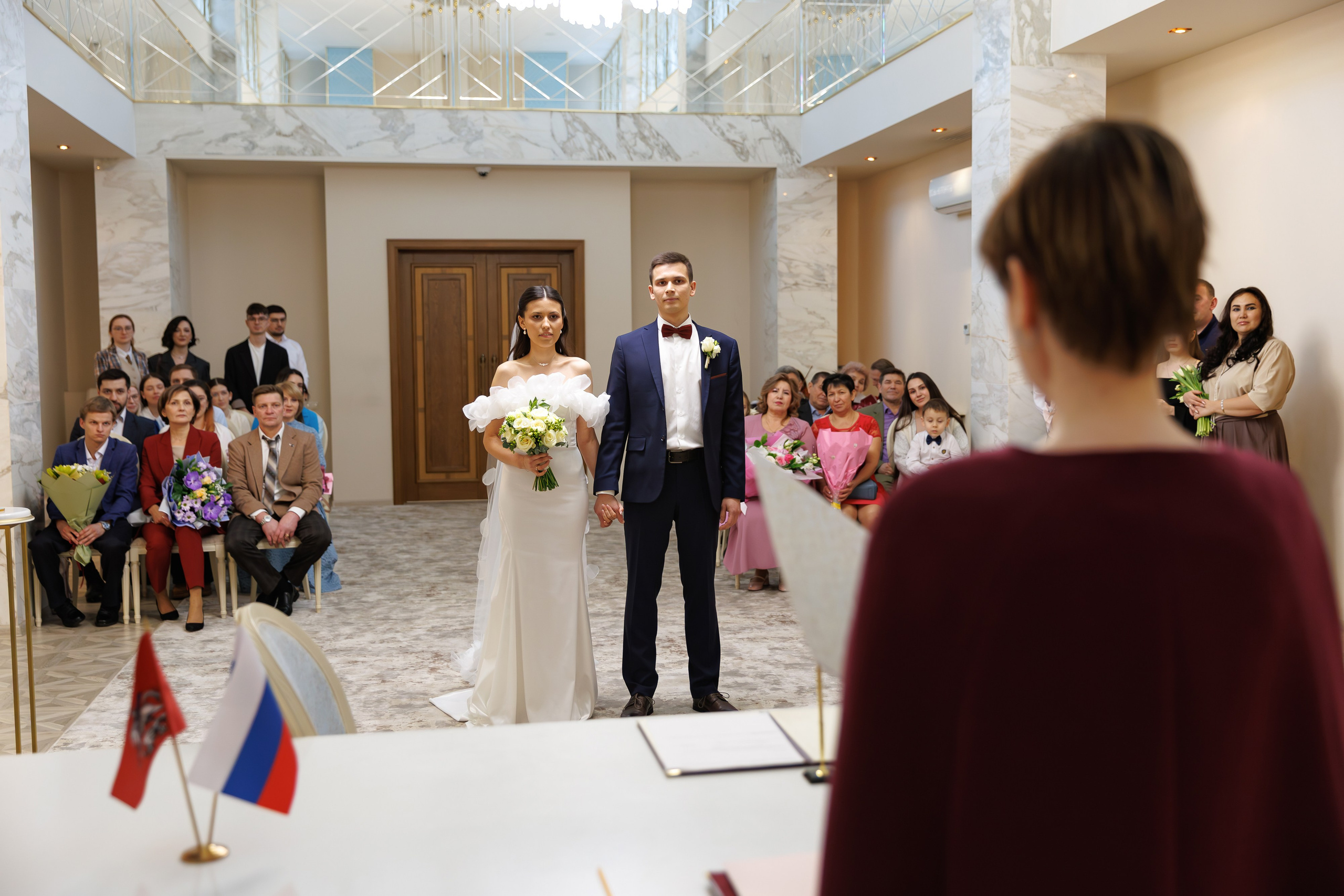 Свадебная фотосессия и сборы в гостинице Националь. Свадебный фотограф Москва и МО Сергей Киржаев