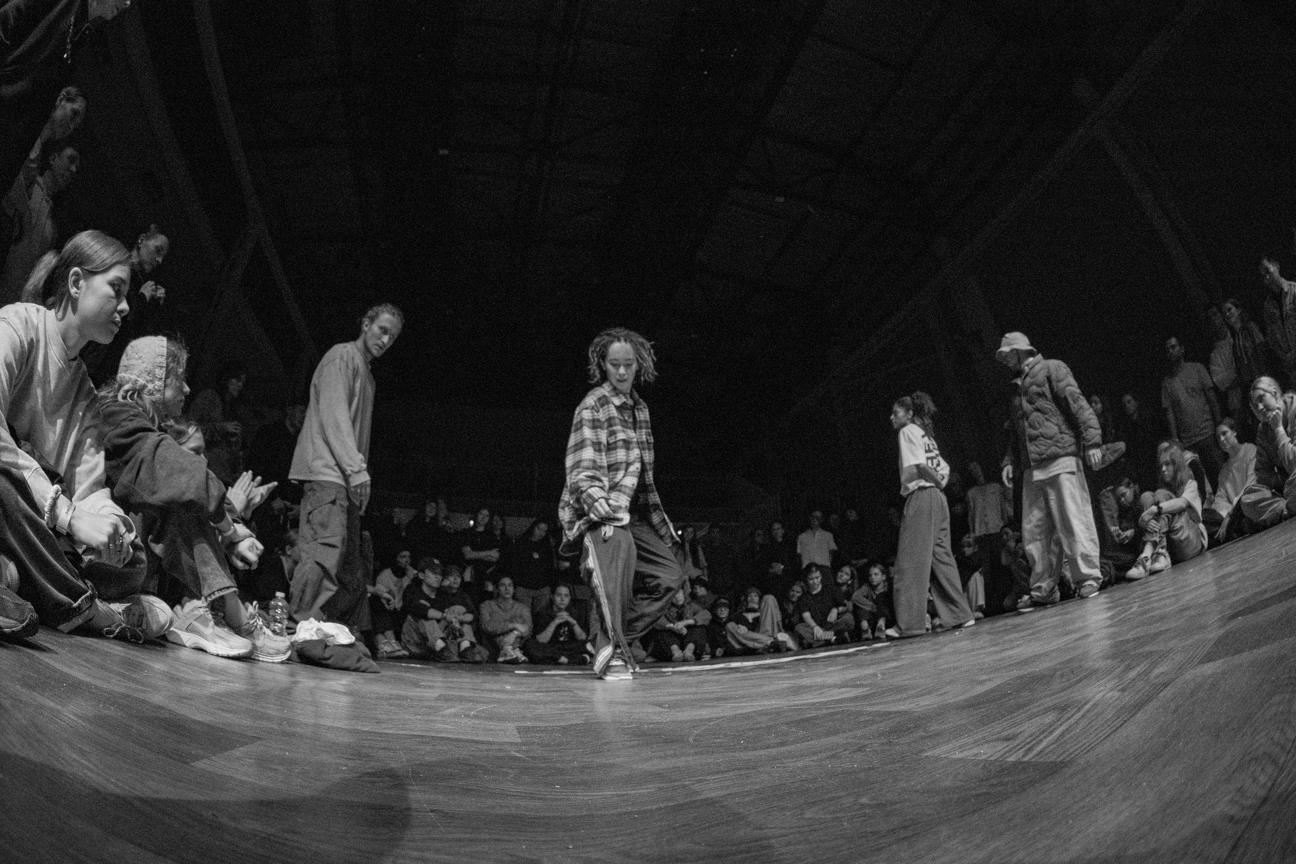 LORDS OF THE UNDERGROUND 27/10/25 (@youlovebu). Соня бу тебя сфоткала