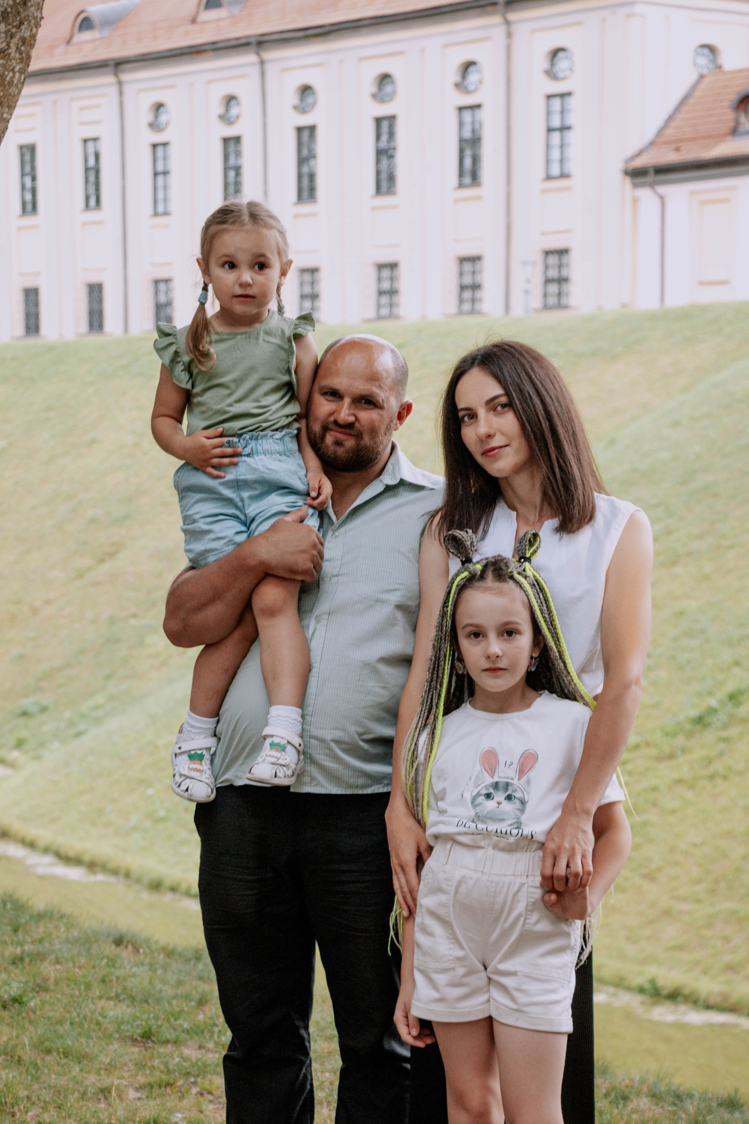 Алексей, Римма, Аннушка и Полина. Бережно сохраняю ваши чувства и истории на своих фотографиях