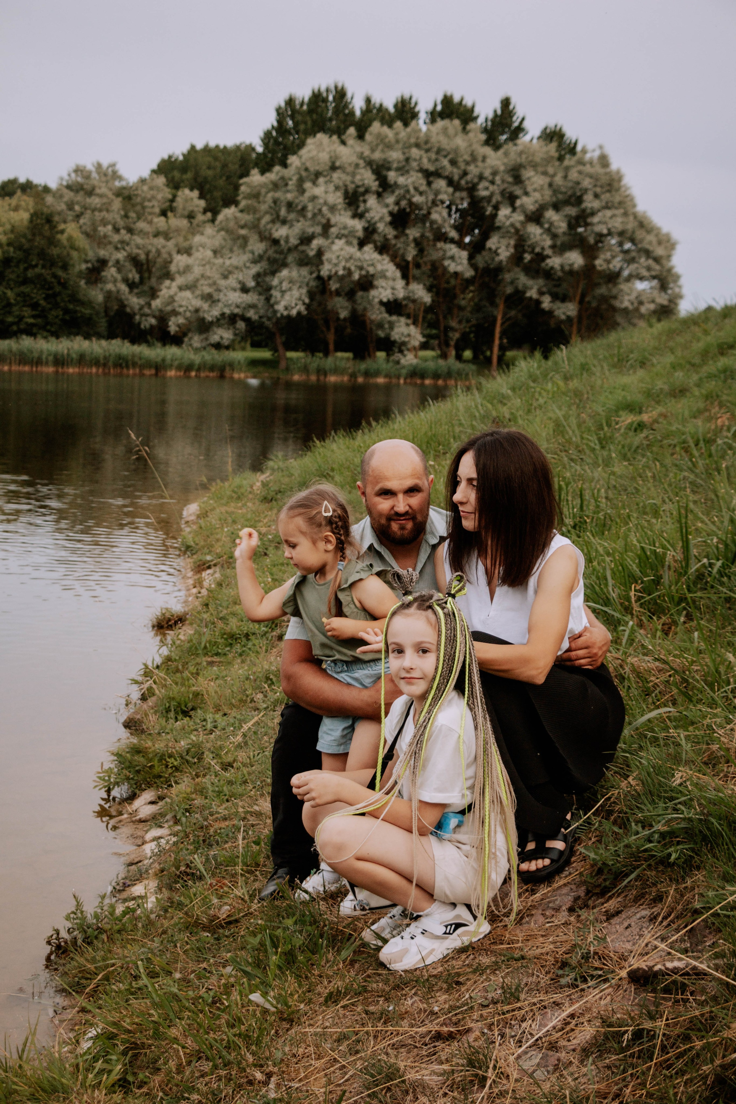 Алексей, Римма, Аннушка и Полина. Бережно сохраняю ваши чувства и истории на своих фотографиях