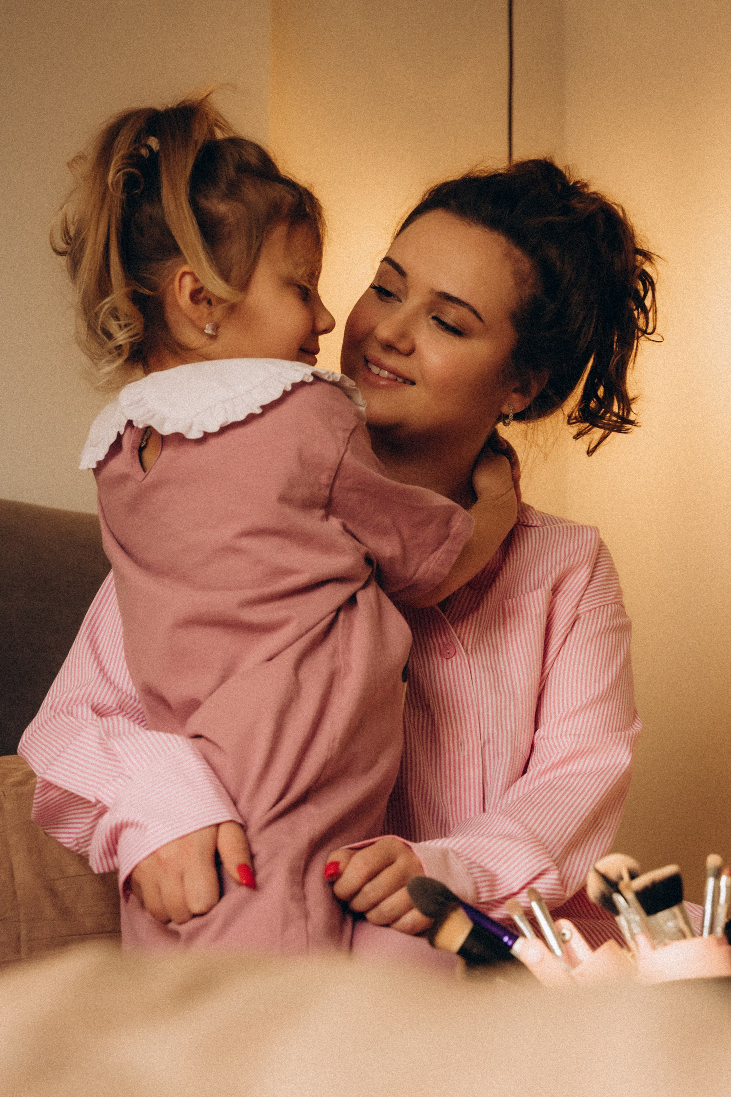 Маша с дочкой Машей (домашняя съемка). Аплас Анастасия