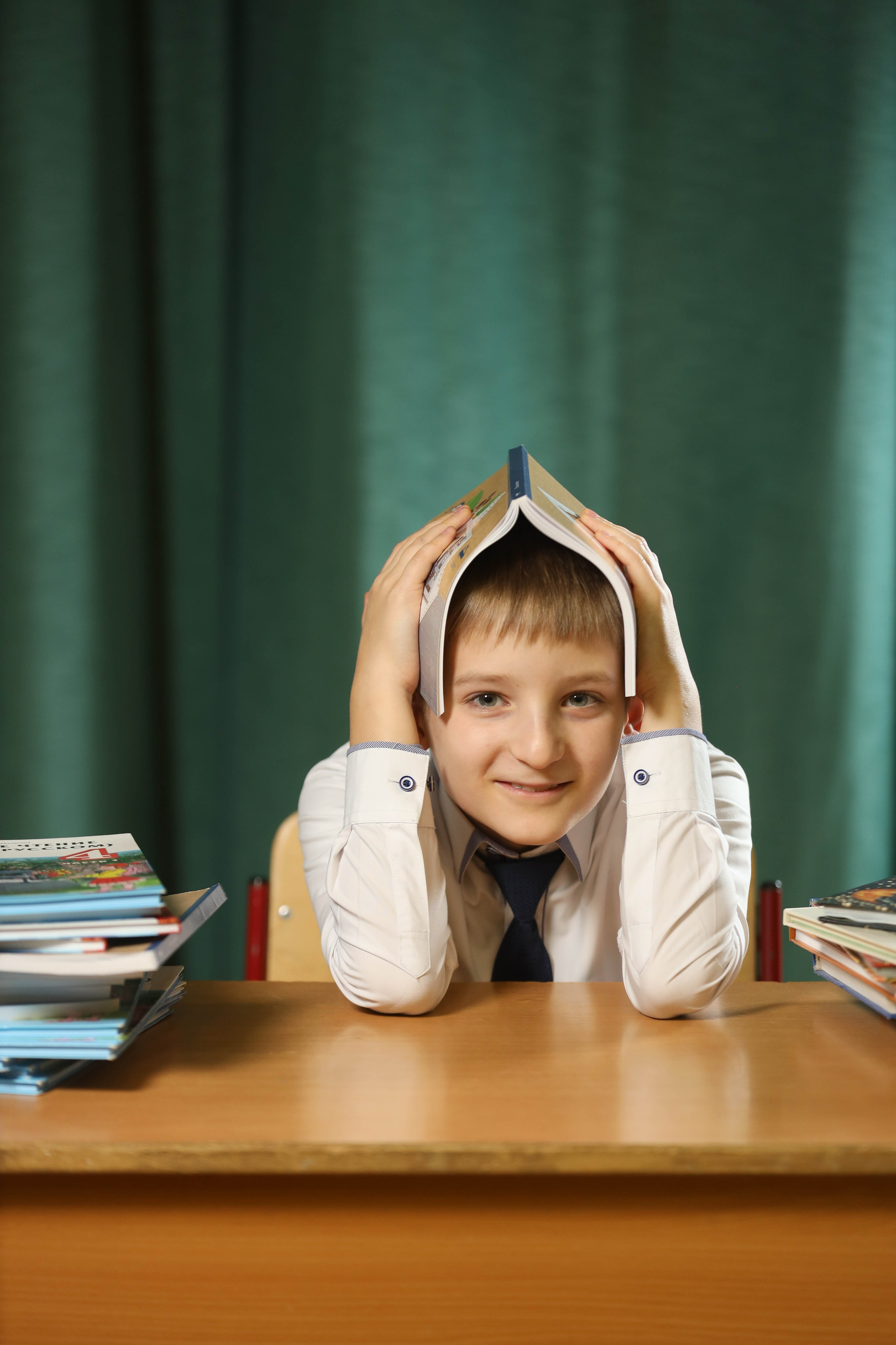 Школьный альбом 4-й класс. Фотограф Антон Чупринин