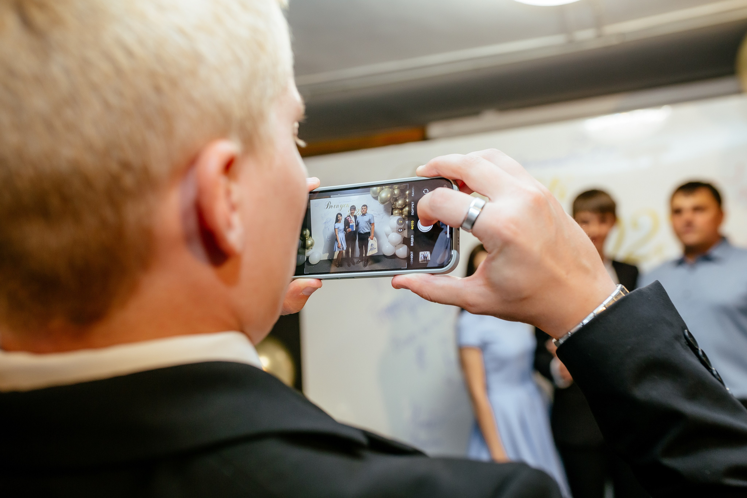 Вручение аттестатов. Семейный фотограф в Новосибирске Екатерина Сафронова