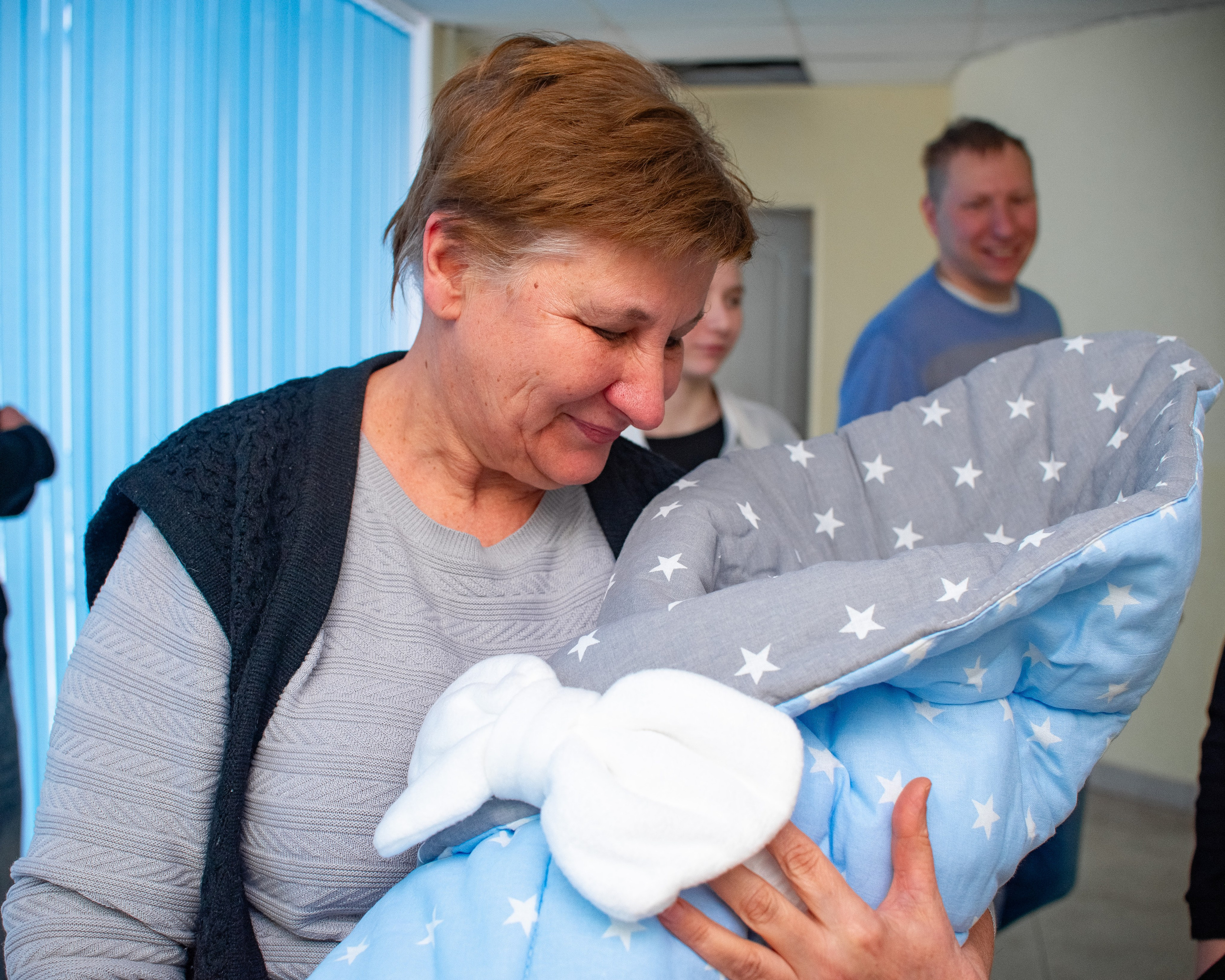 Выписка из роддома Минск. Семейный фотограф на выписку из роддома и крещение Минск Настя Гришук