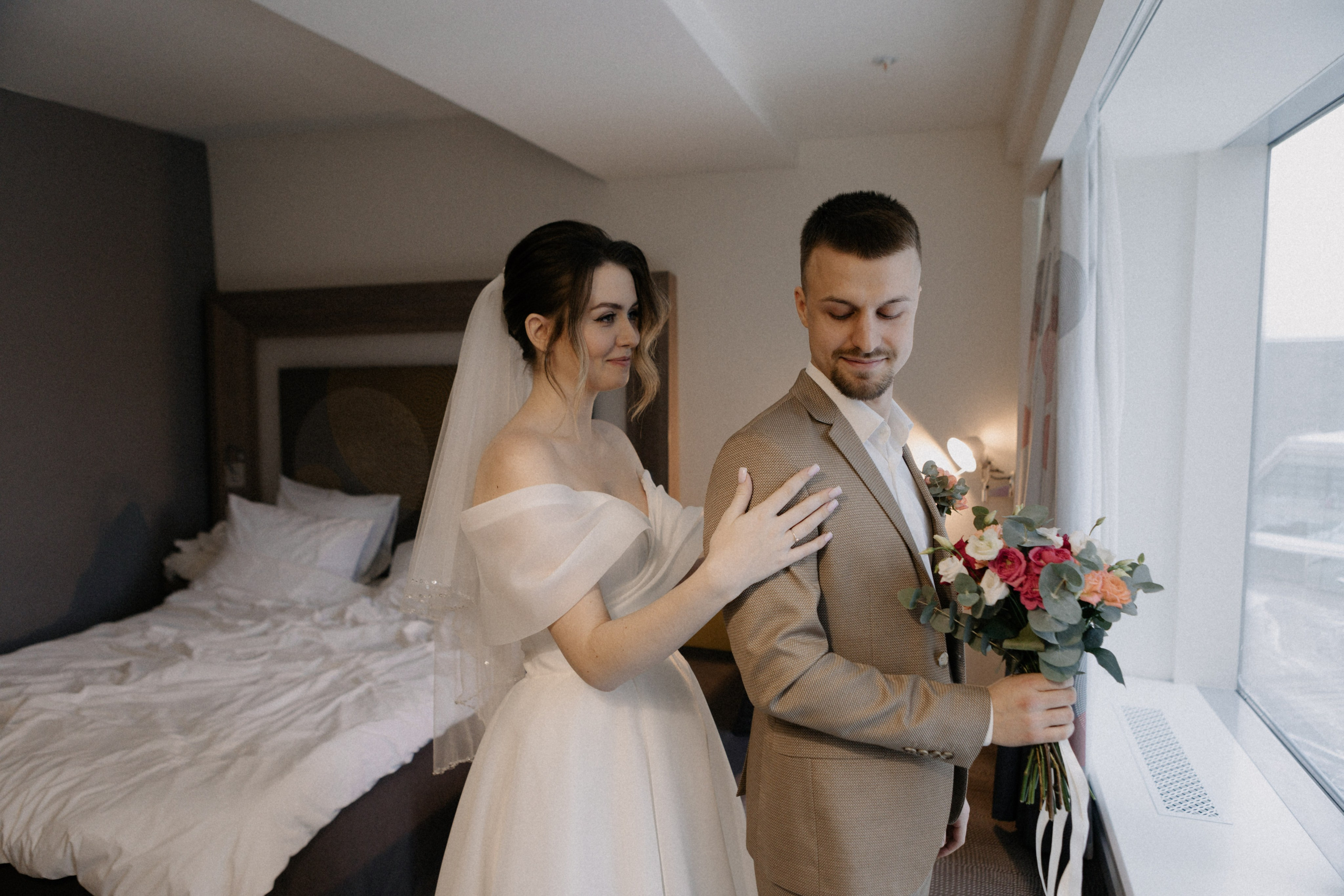 Ксюша и Илья. Утро в отеле роспись в Birds. Свадебный и портретный фотограф в Москве Анастасия Масюк