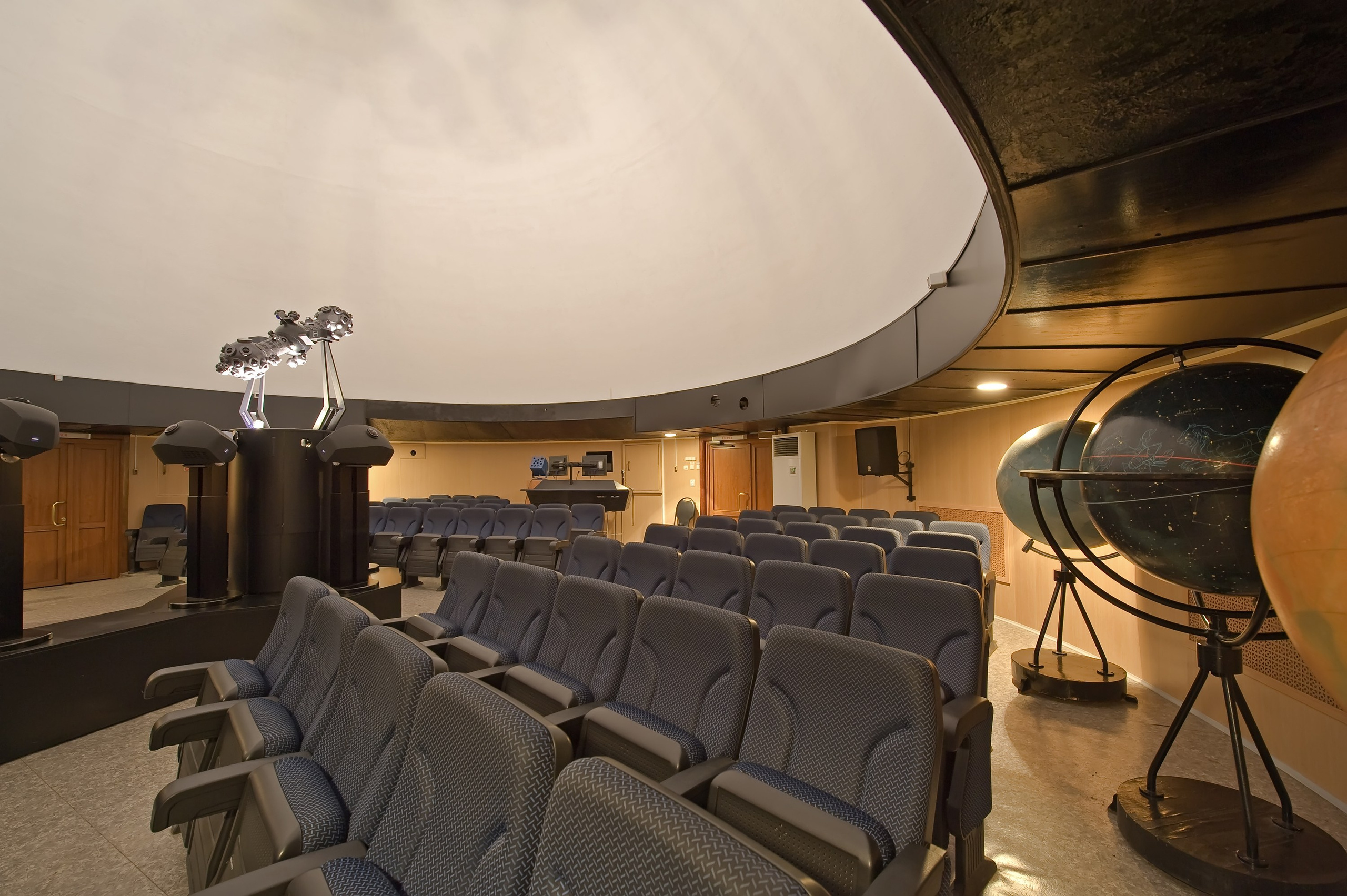 Фотографии Планетарий Музея Космонавтики Калуга. Фотограф спортивные события, недвижимость, турбизнес