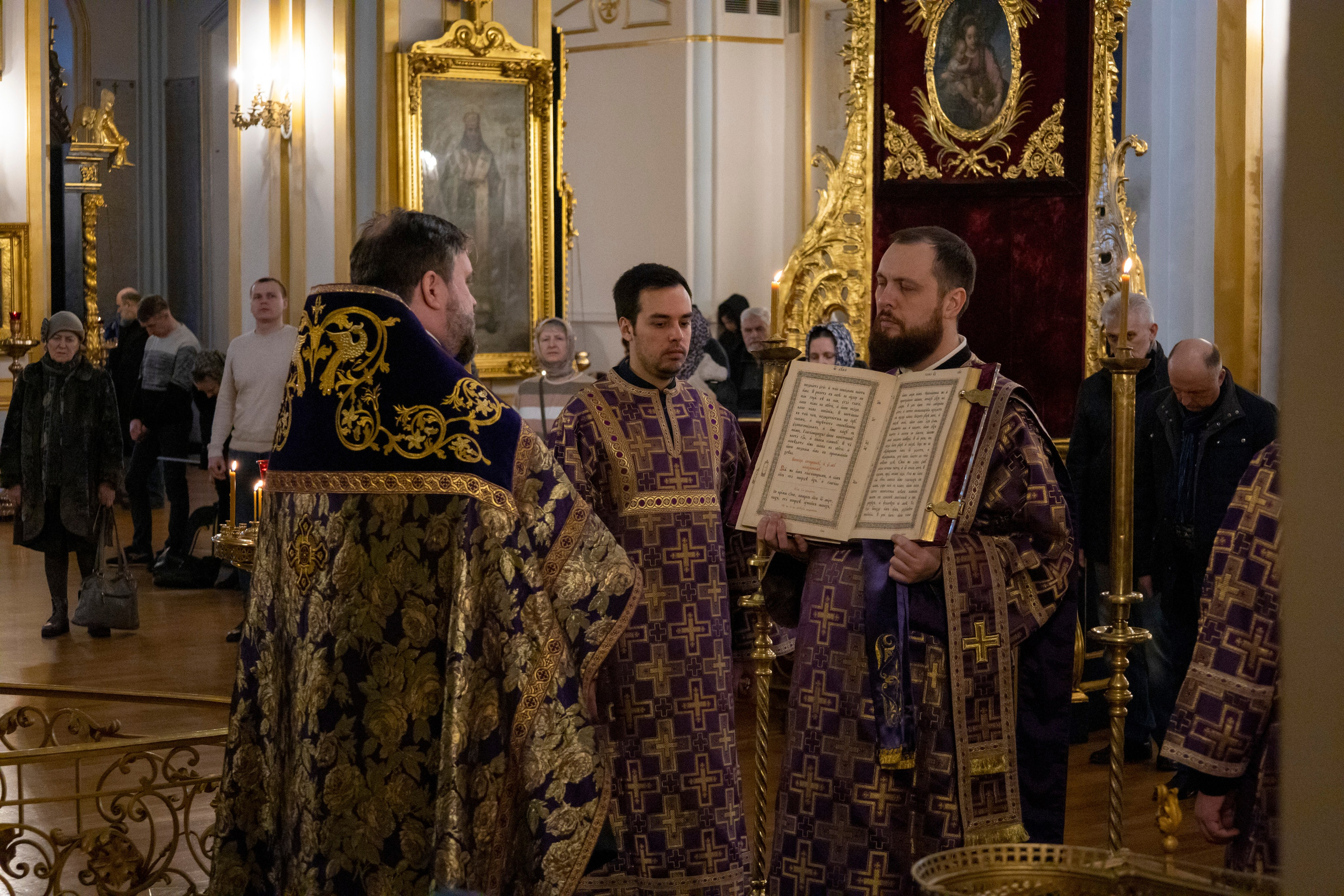 ВСЕНОЩНОЕ БДЕНИЕ С ЧИНОМ ИЗНЕСЕНИЯ ЧЕСТНОГО И ЖИВОТВОРЯЩЕГО КРЕСТА ГОСПОДНЯ. НИКОЛО-БОГОЯВЛЕНСКИЙ МОРСКОЙ СОБОР