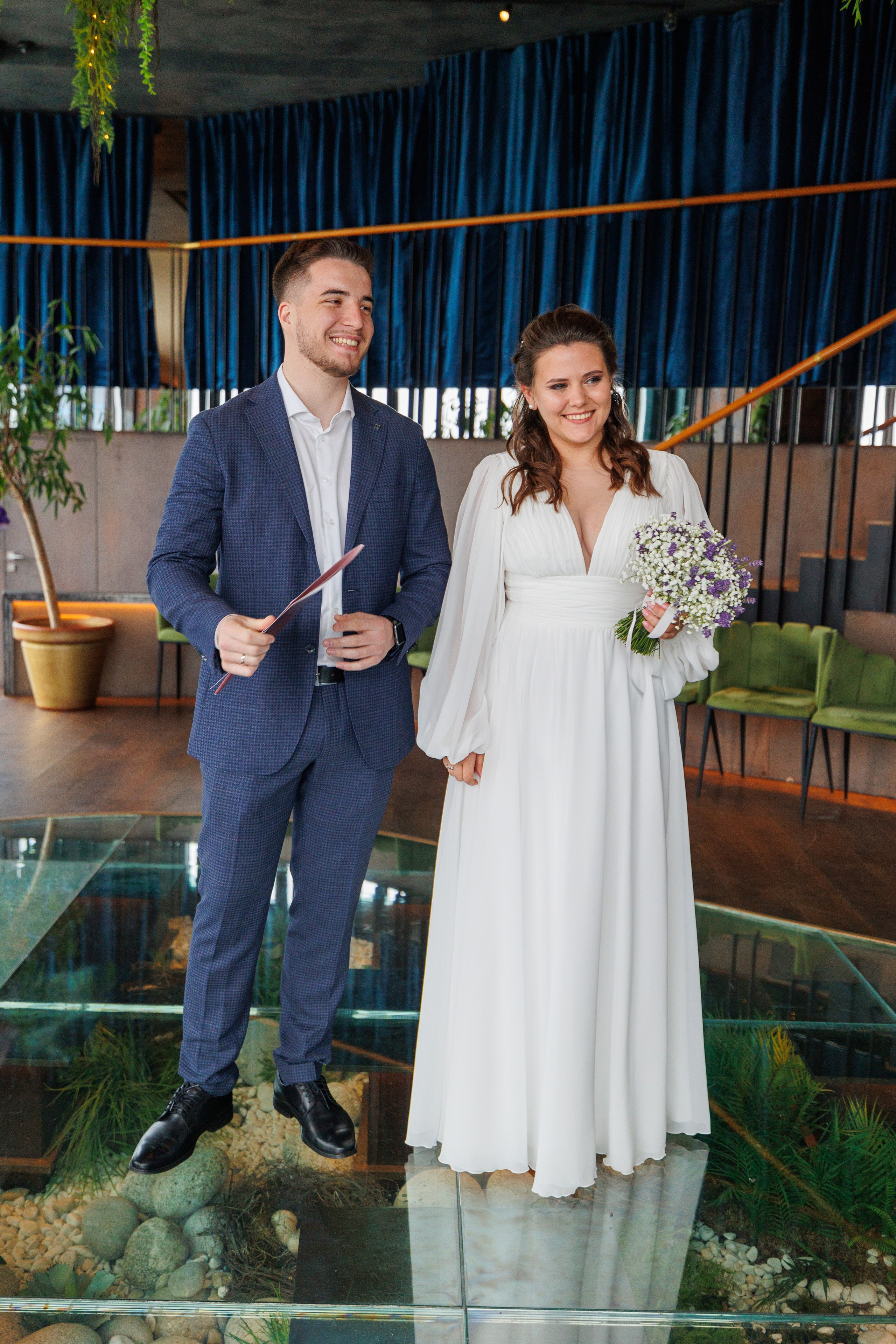 Фотограф на регистрацию в ЗАГС Москва Сити Birds Башня ОКО. Примеры фото, отзывы молодоженов и заявка на регистрацию через официальный сайт.