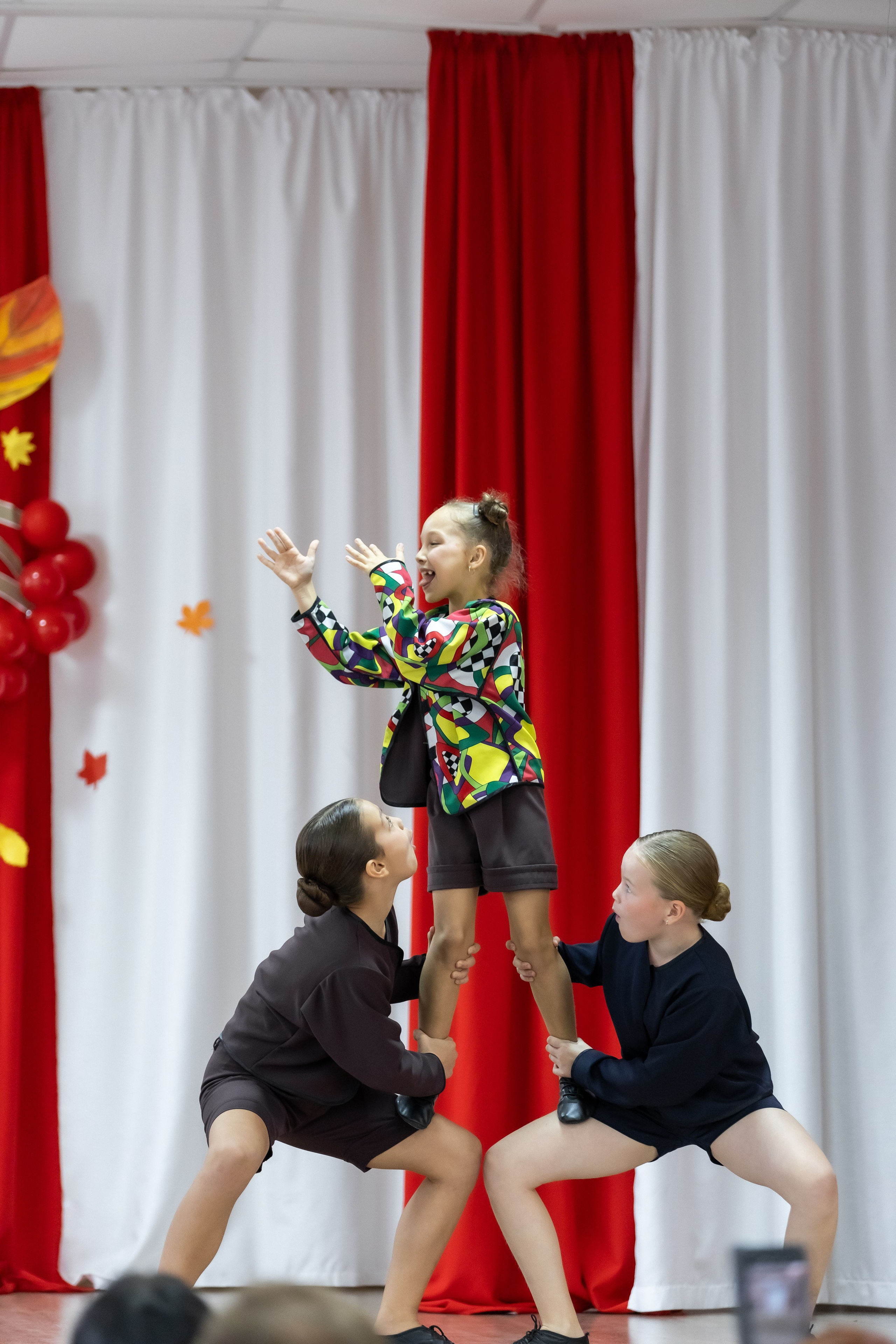 День учителя. Школа 31. Октябрь 2024. Свадебный и Семейный фотограф г. Ижевск Гульназ Солдатова. Гульназ фото