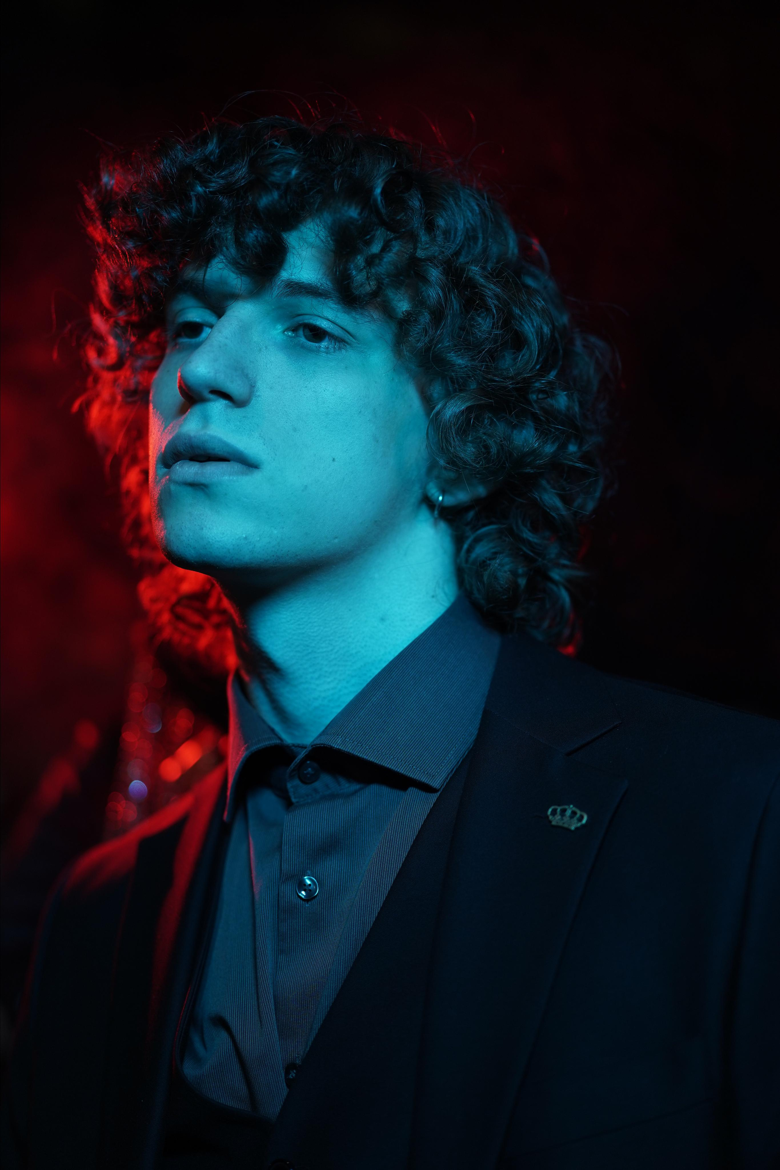 Фотосессия в студии с цветным светом. Студийный и портретный фотограф в САНКТ-ПЕТЕРБУРГЕИрина Махаон