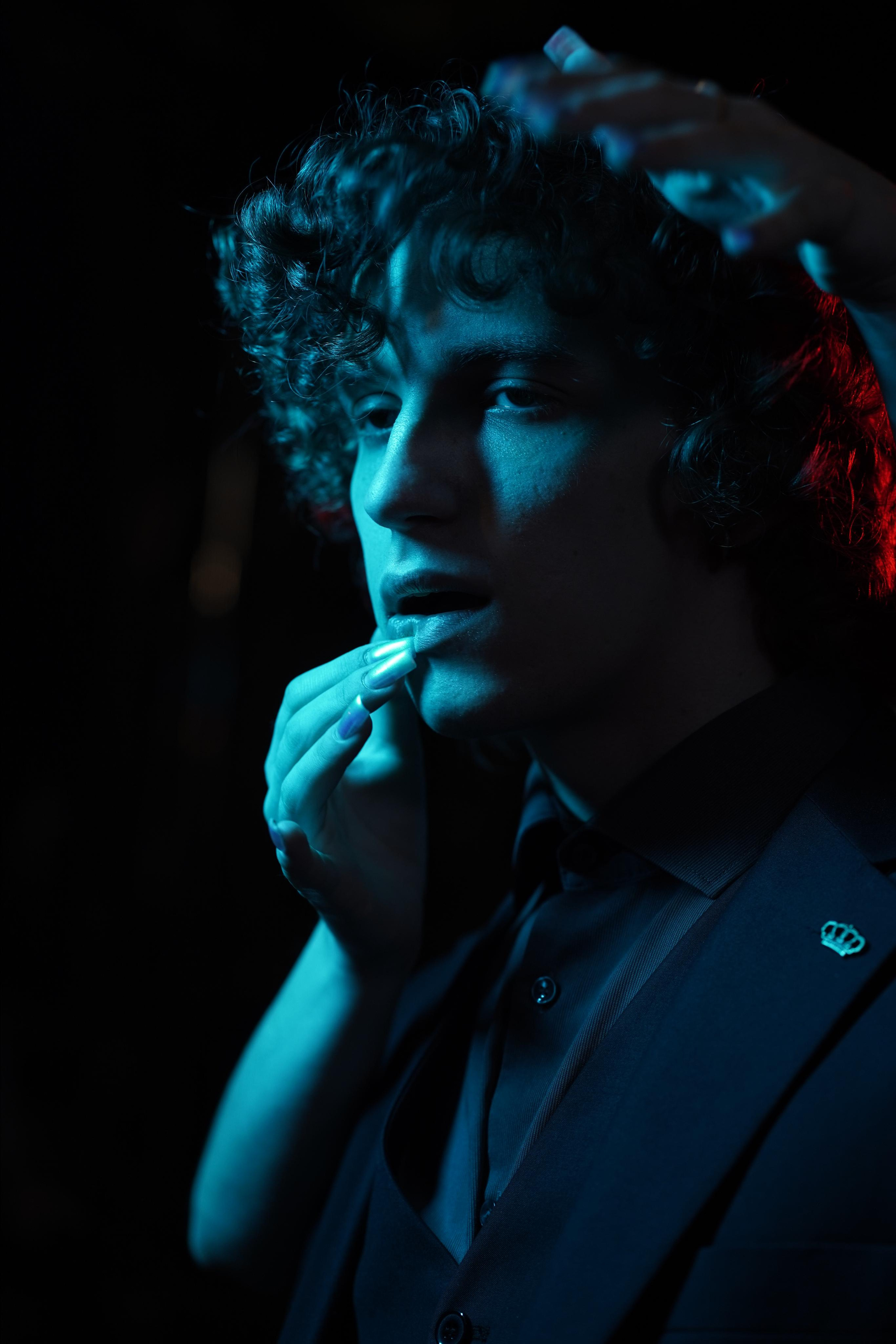 Фотосессия в студии с цветным светом. Студийный и портретный фотограф в САНКТ-ПЕТЕРБУРГЕИрина Махаон