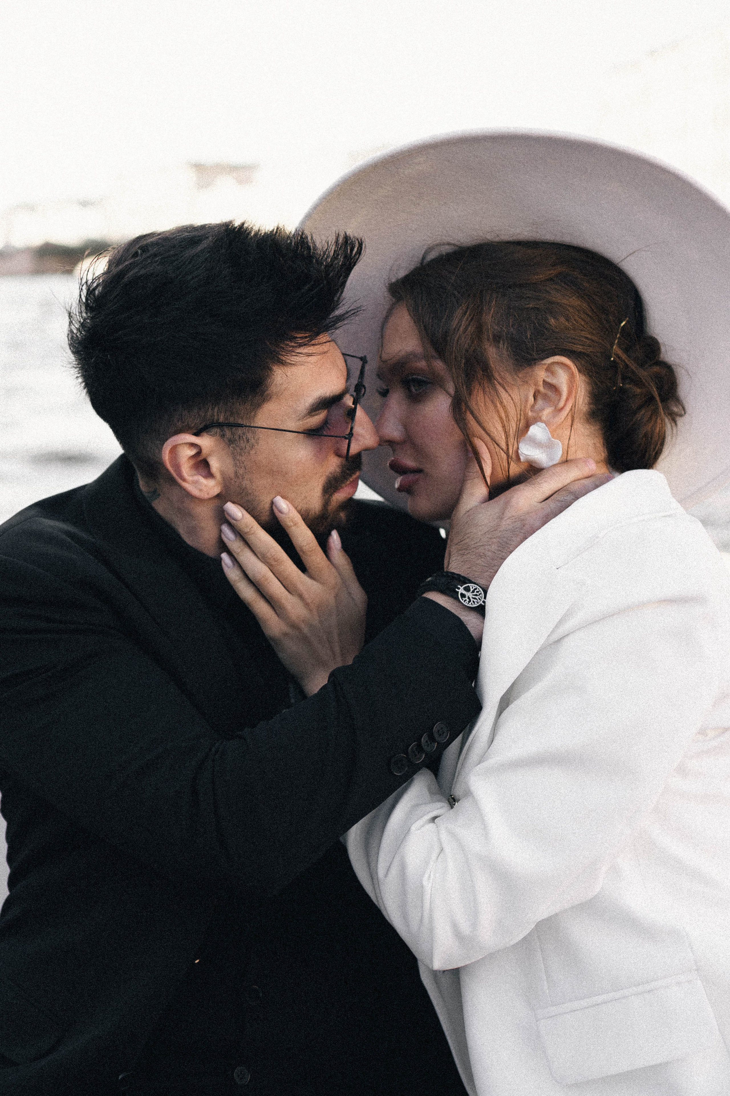 СВАДЕНБНАЯ СЬЕМКА НА КАТЕРЕ ПО КАНАЛАМ САНКТ-ПЕТЕРБУРГА И В АКВАТОРИИ НЕВЫ. Профессиональный фотограф, Санкт-Петербург — Виктория Богомолова