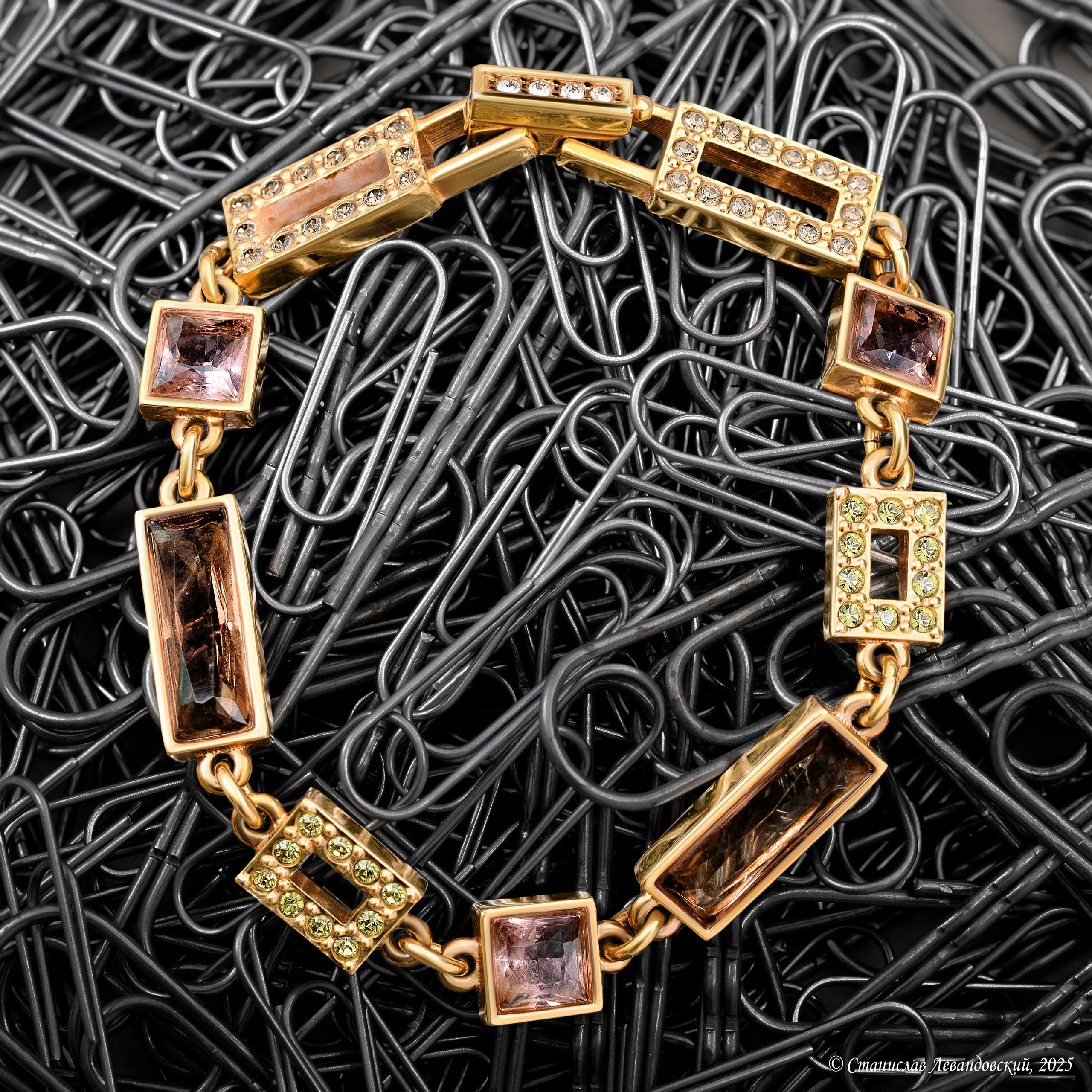 Предметы с глянцевой поверхностью. Предметный фотограф в Москве Станислав Левандовский