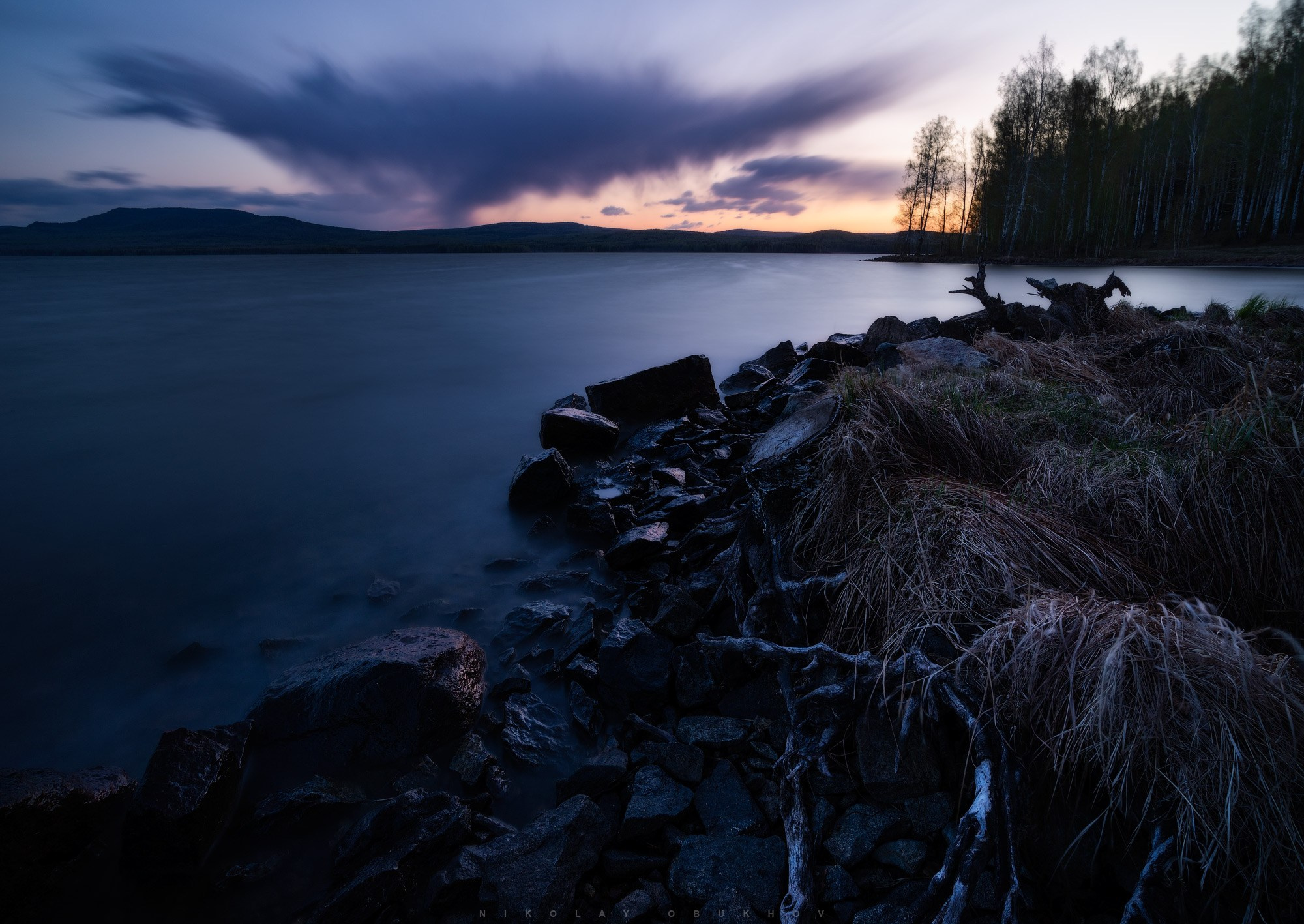 Сумерки на Черноисточинском пруду.