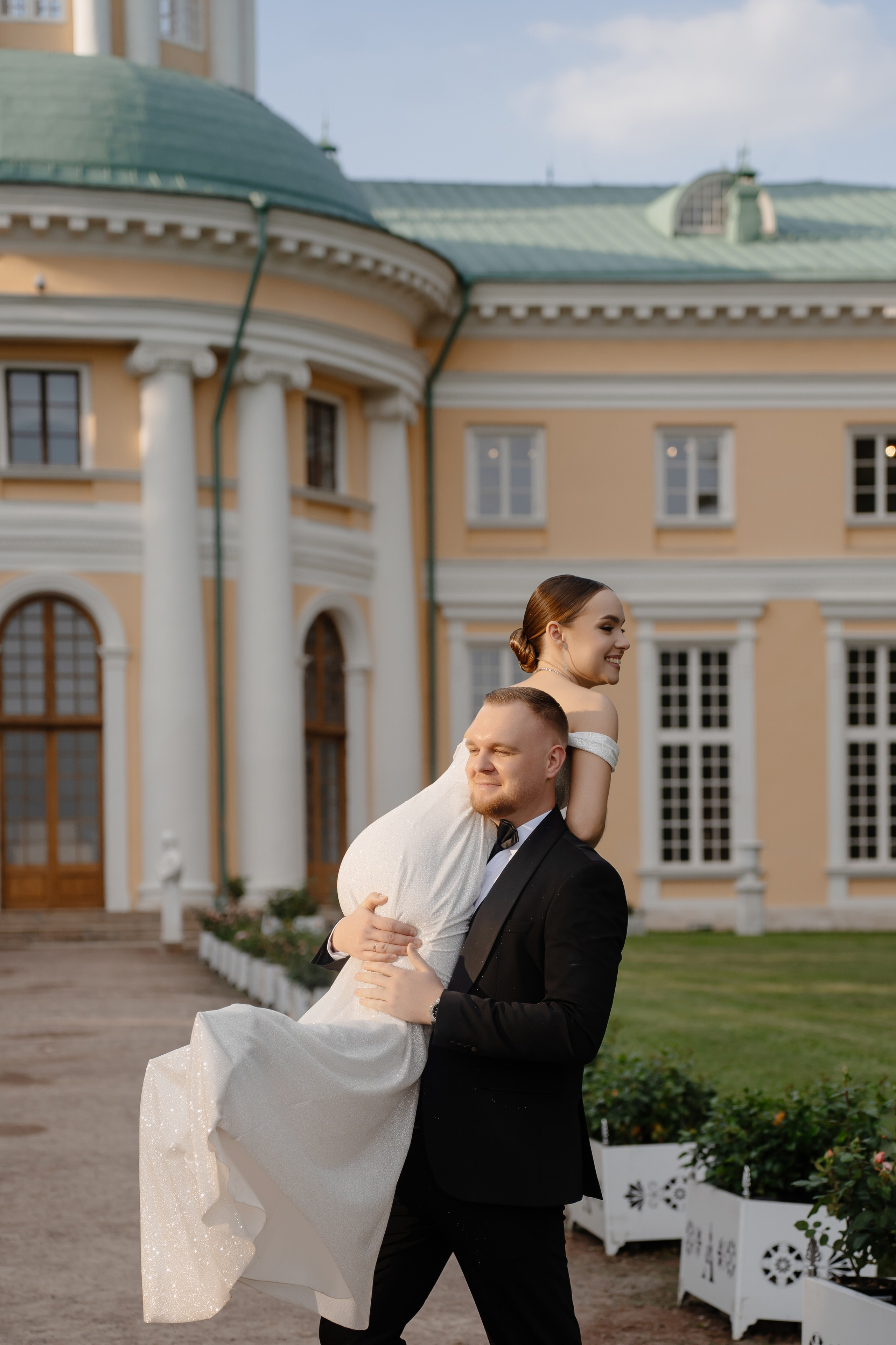 Свадебная фотосессия в парке Архангельское. Свадебный и семейный фотограф в Москве Светлана Зоткина