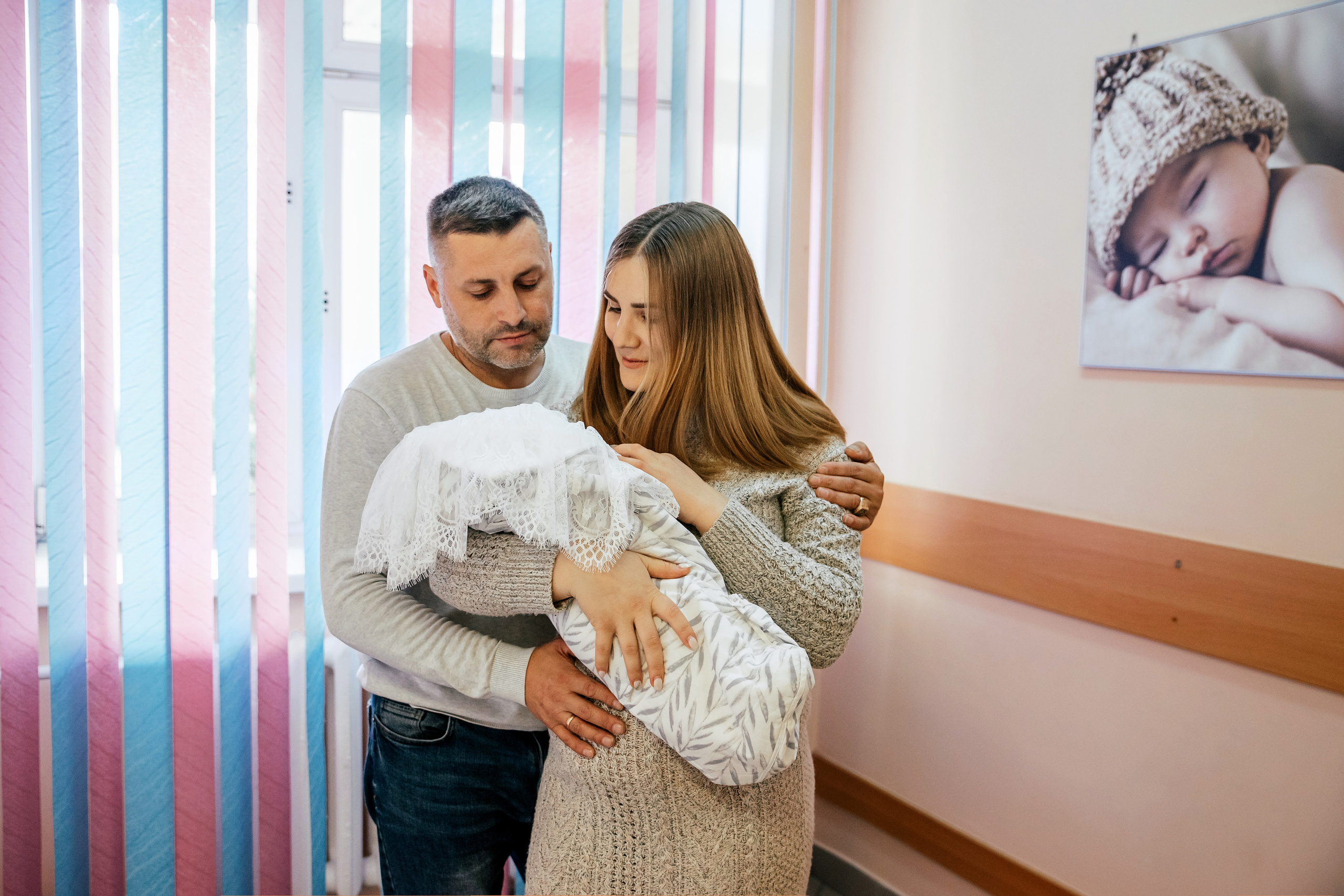 Выписка из роддома. Семейный детский фотограф видеограф в Омске Юлия Татаринова