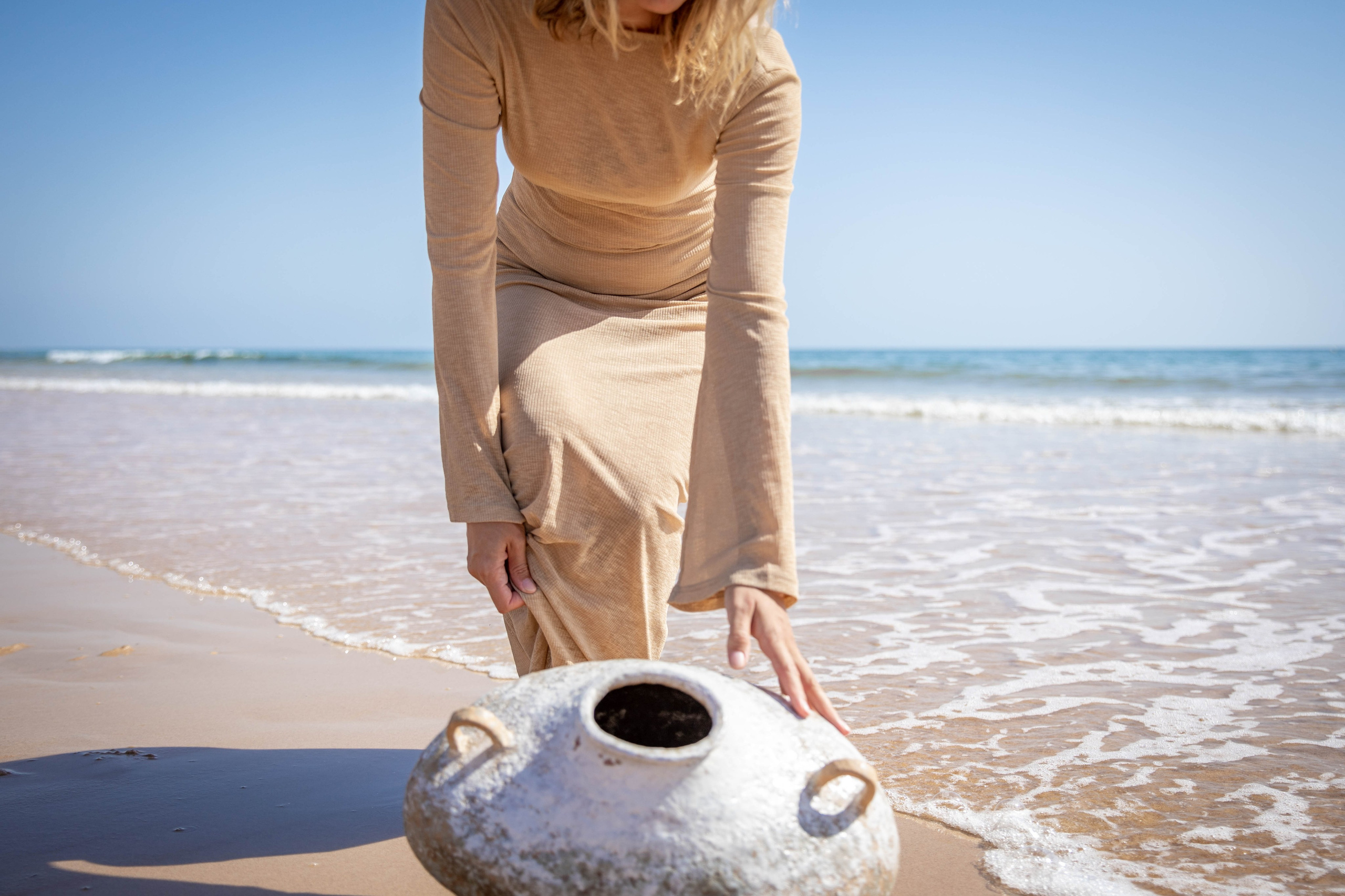 VAVA × Oksana Lomnova — A Creative Collaboration by the Ocean. Professional Photographer in Portugal. Oksana Lomnova
