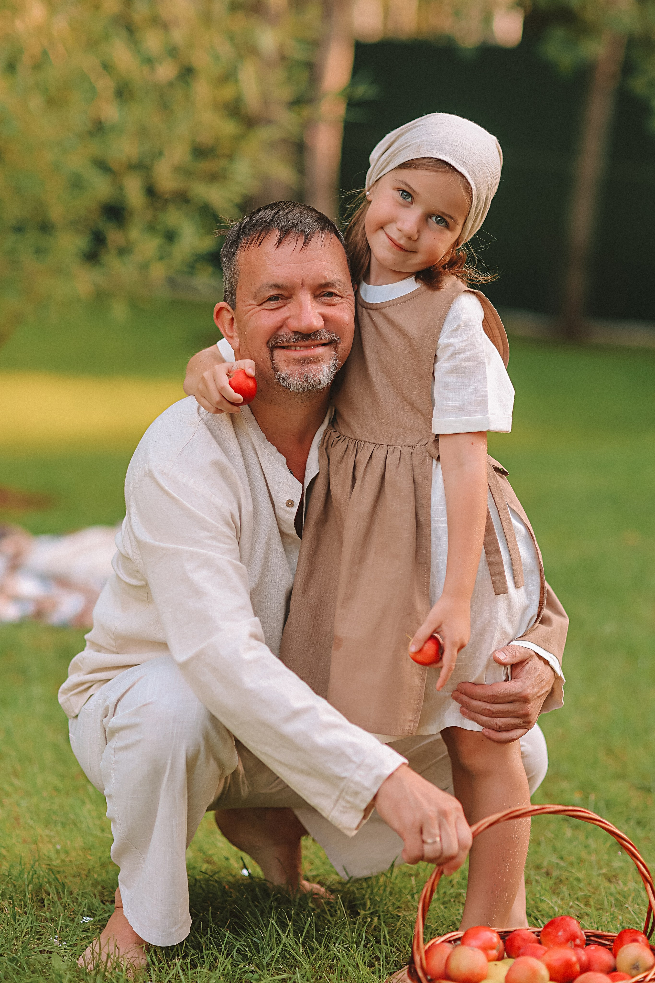 Стирка у дома. Семейный фотограф Тюмень, фотограф на роды Салмина Мария