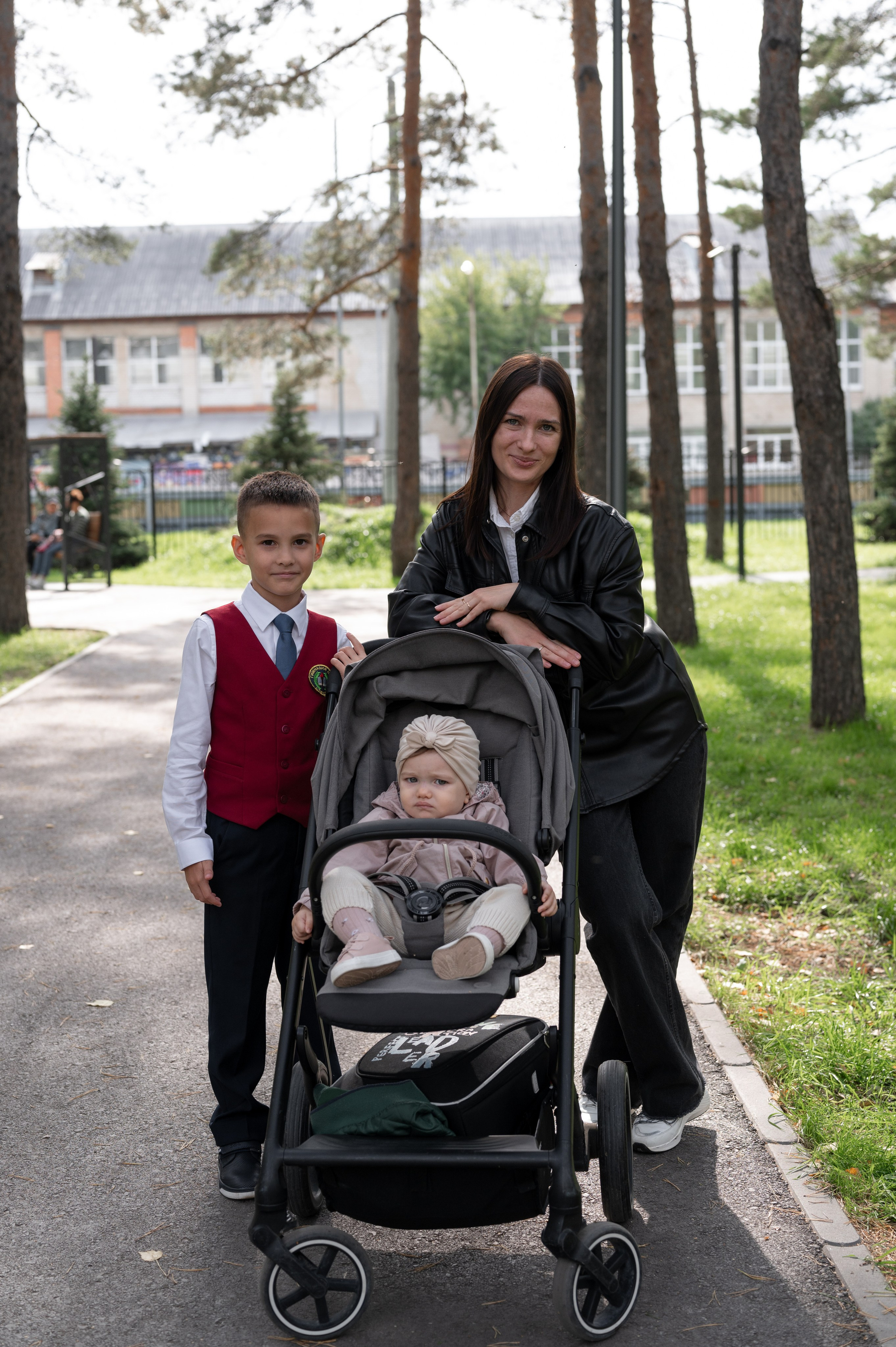 1 сентября 16 гимназия 2 класс (линейка + в классе+ на улице). Фотограф новорожденных, семейный детский в Тюмени Татьяна Морозова