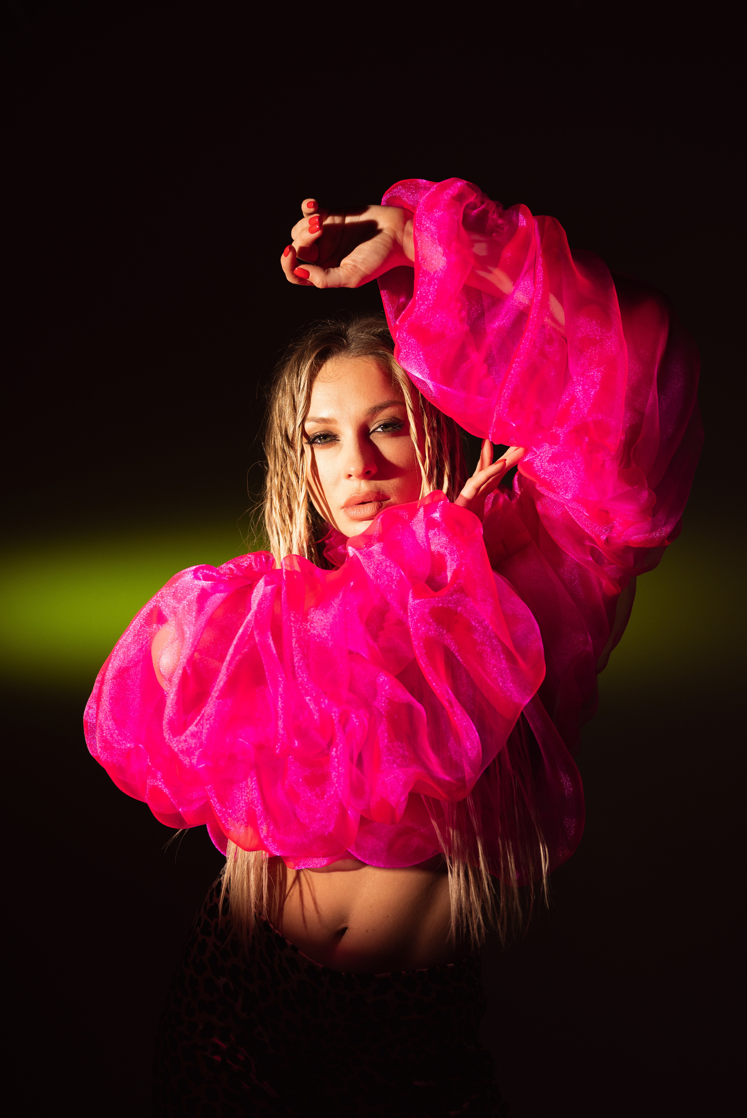 как позировать стоя