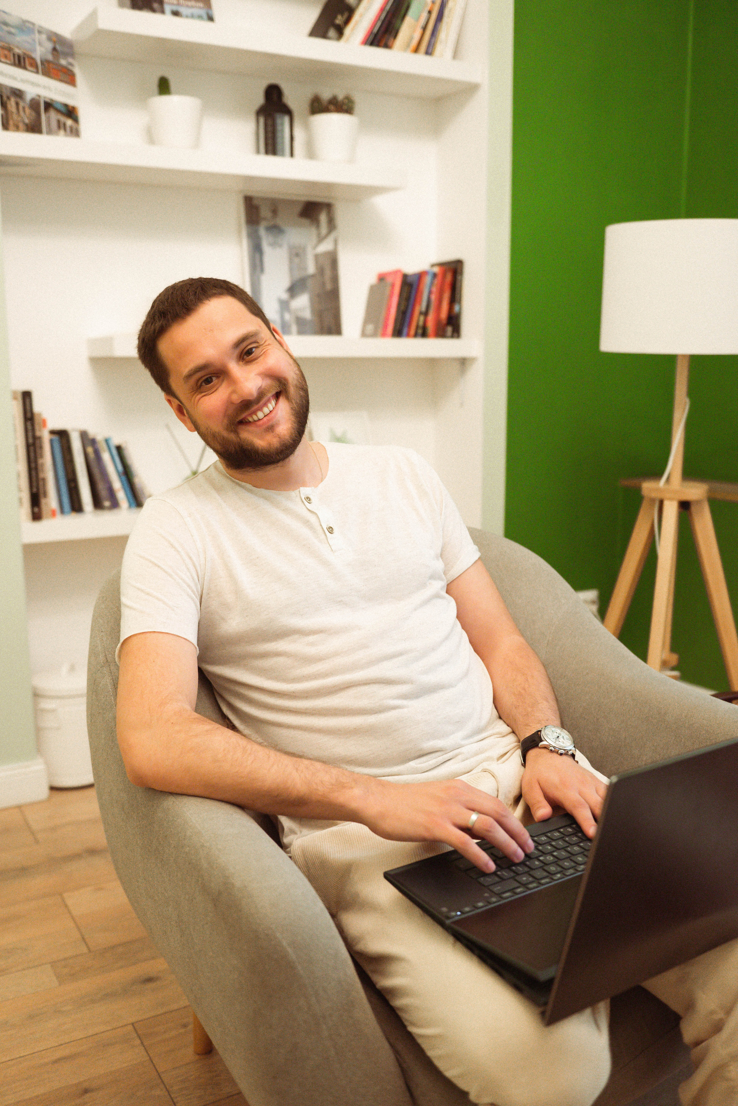 Алексей (съемка для блога @zametkiproroka). Фотограф Москва Настя Профотовна. Репортажные, свадебные и контент фотосессии