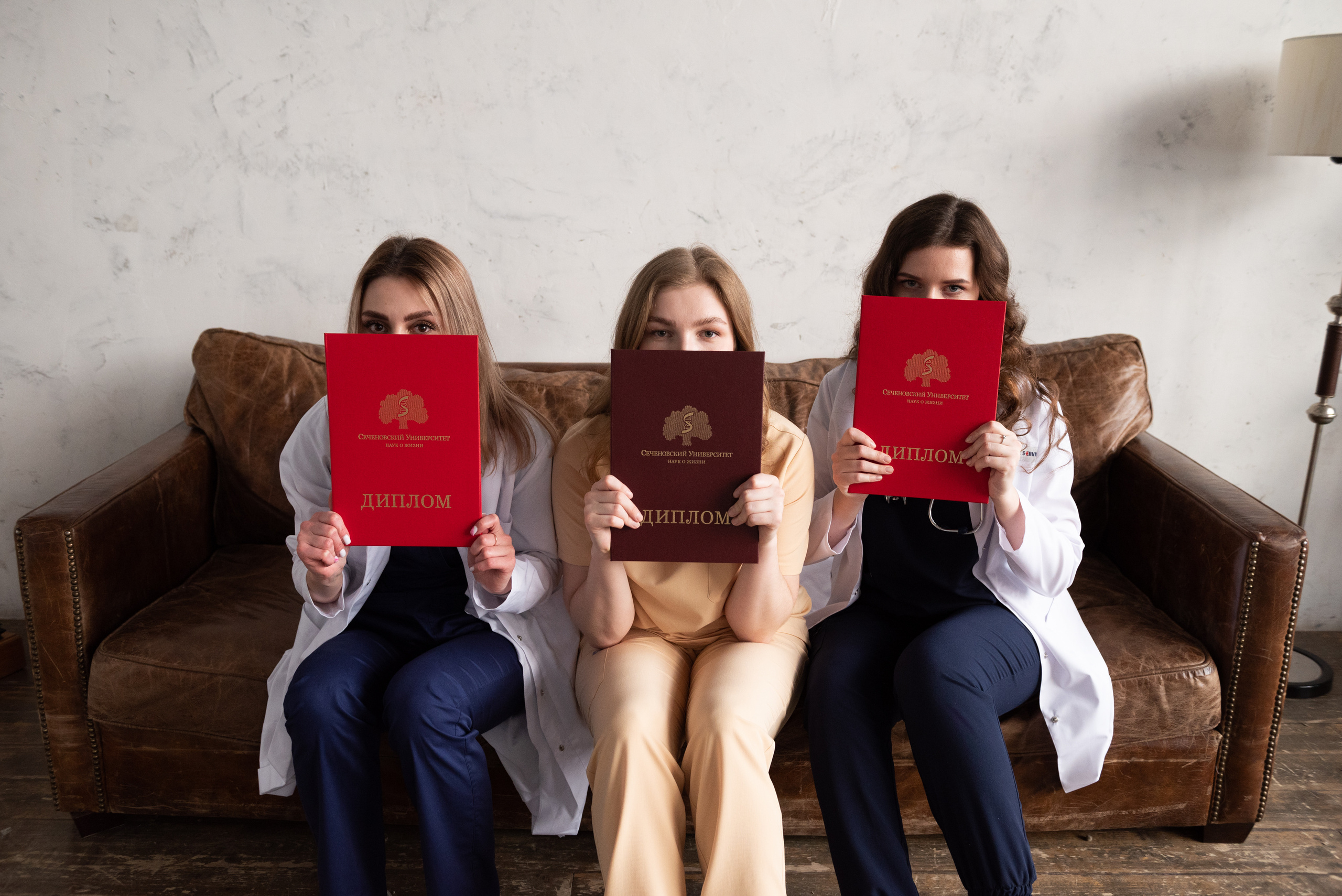 Студенты 1й Мед | Студенты Сеченовки |Фотосессия выпускников. Контент-фотограф Москва репортажный фотограф Настя Профото