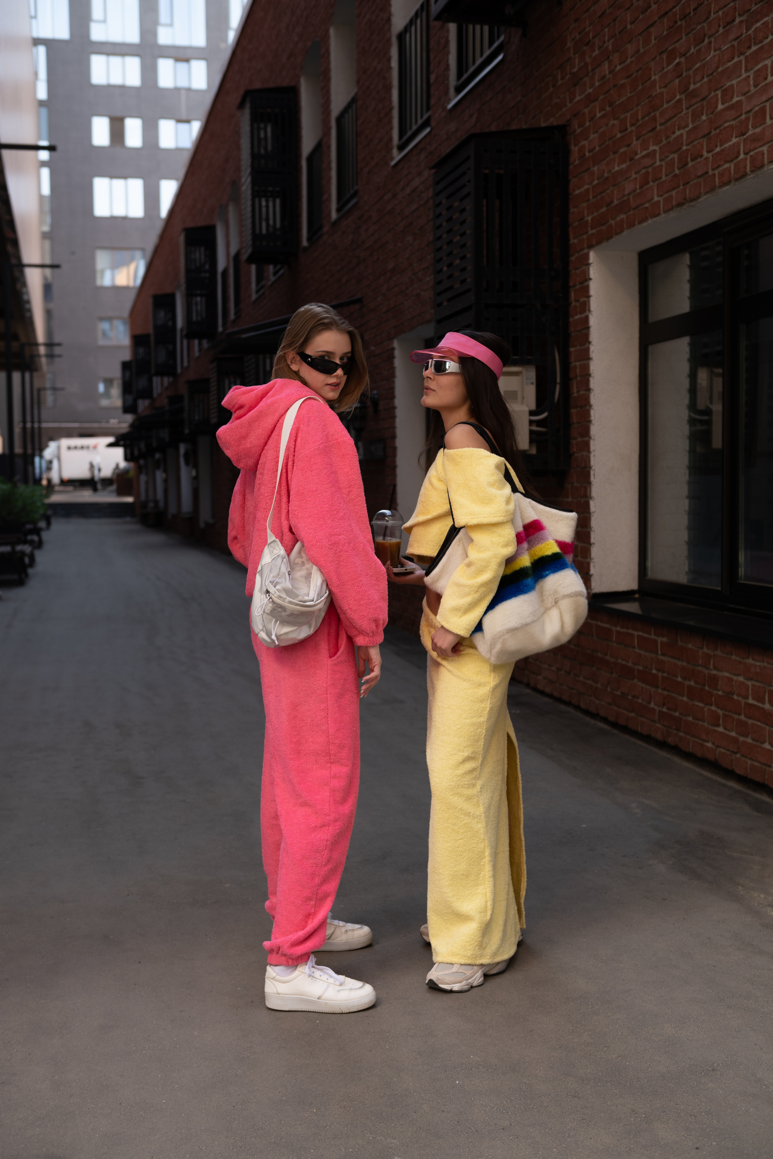 Monly (съемка для бренда @omg.monly). Контент-фотограф Москва репортажный фотограф Настя Профото