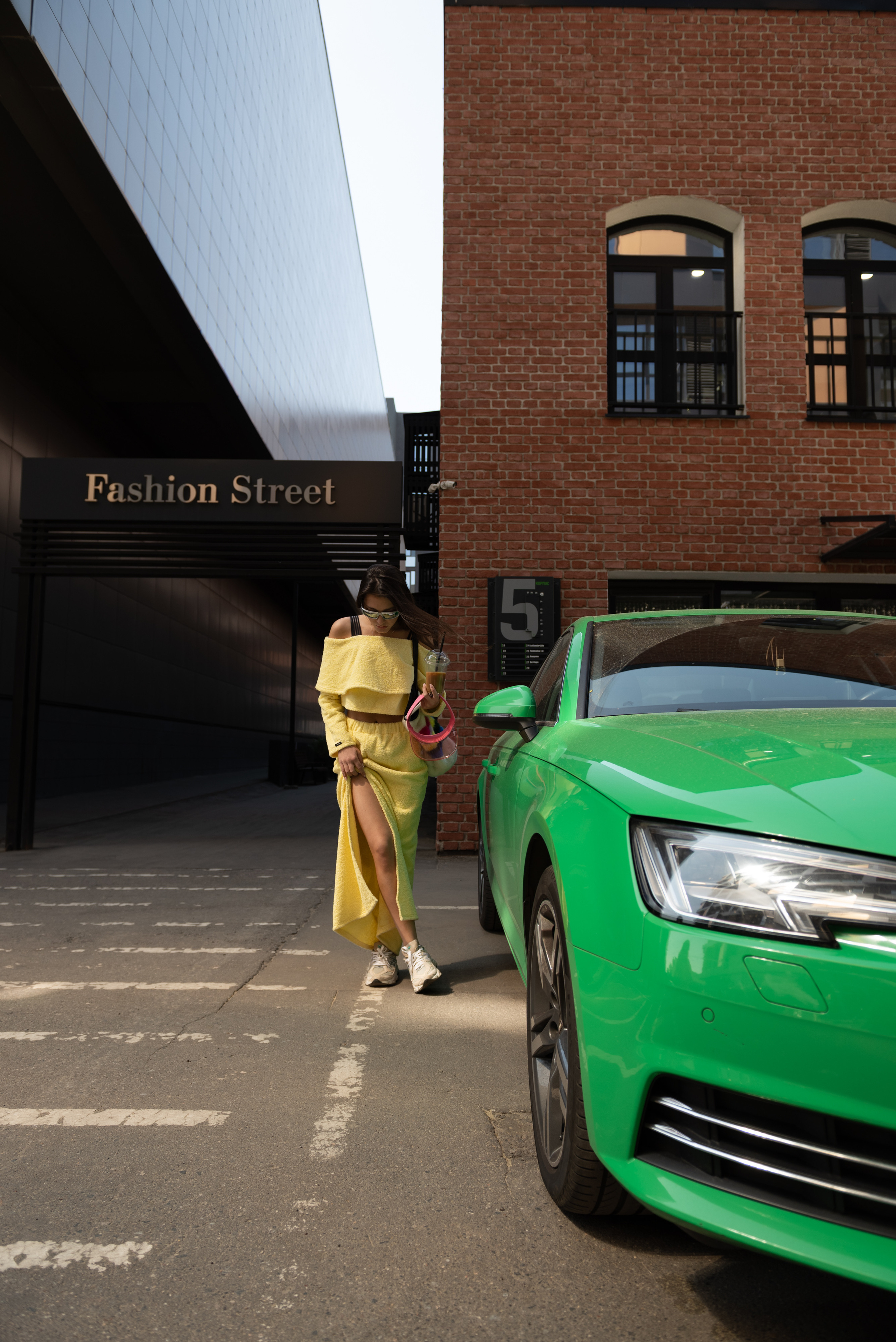 Monly (съемка для бренда @omg.monly). Контент-фотограф Москва репортажный фотограф Настя Профото