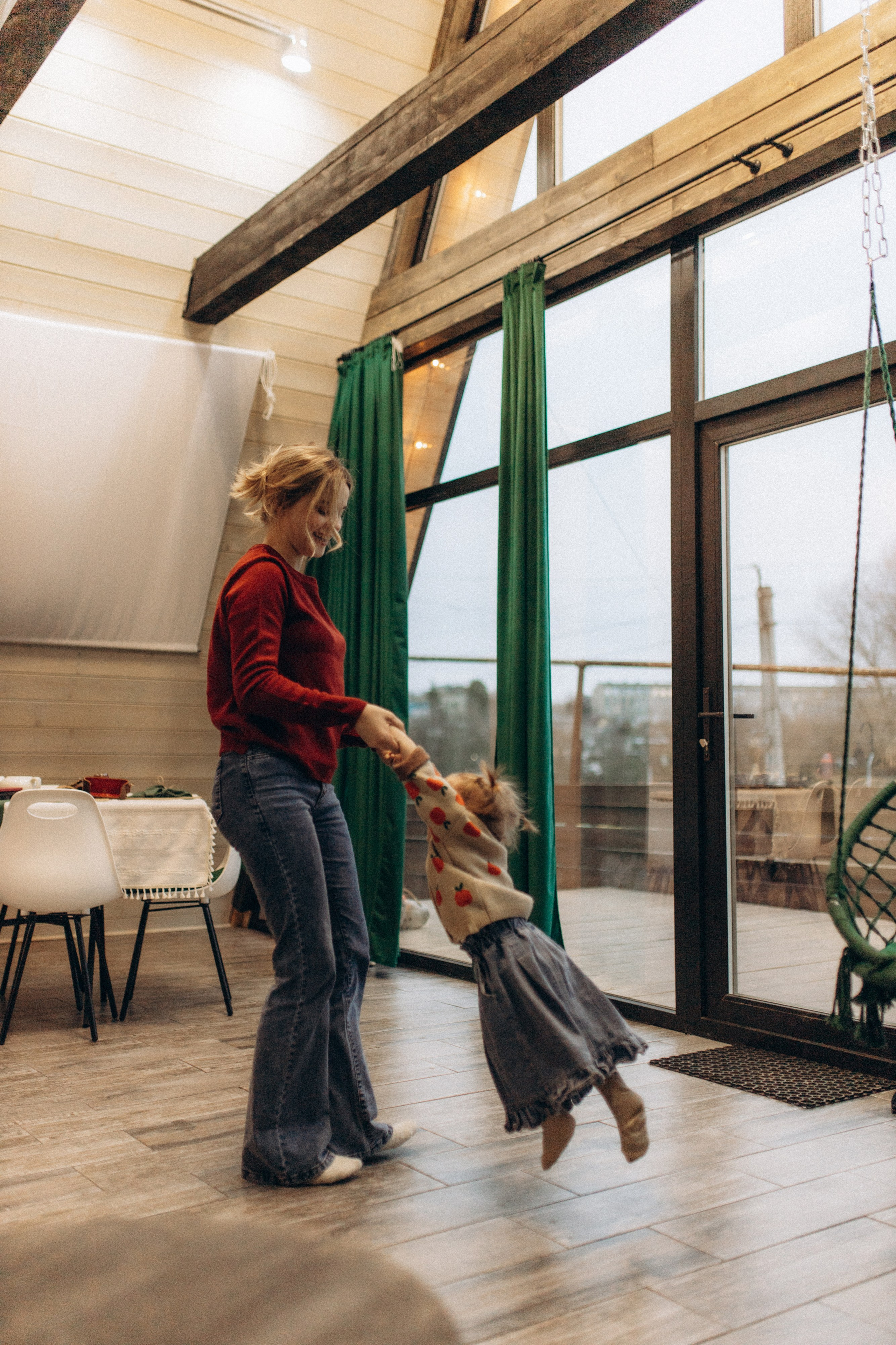 Алиса и мама. Семейный фотограф Губкин/Старый Оскол