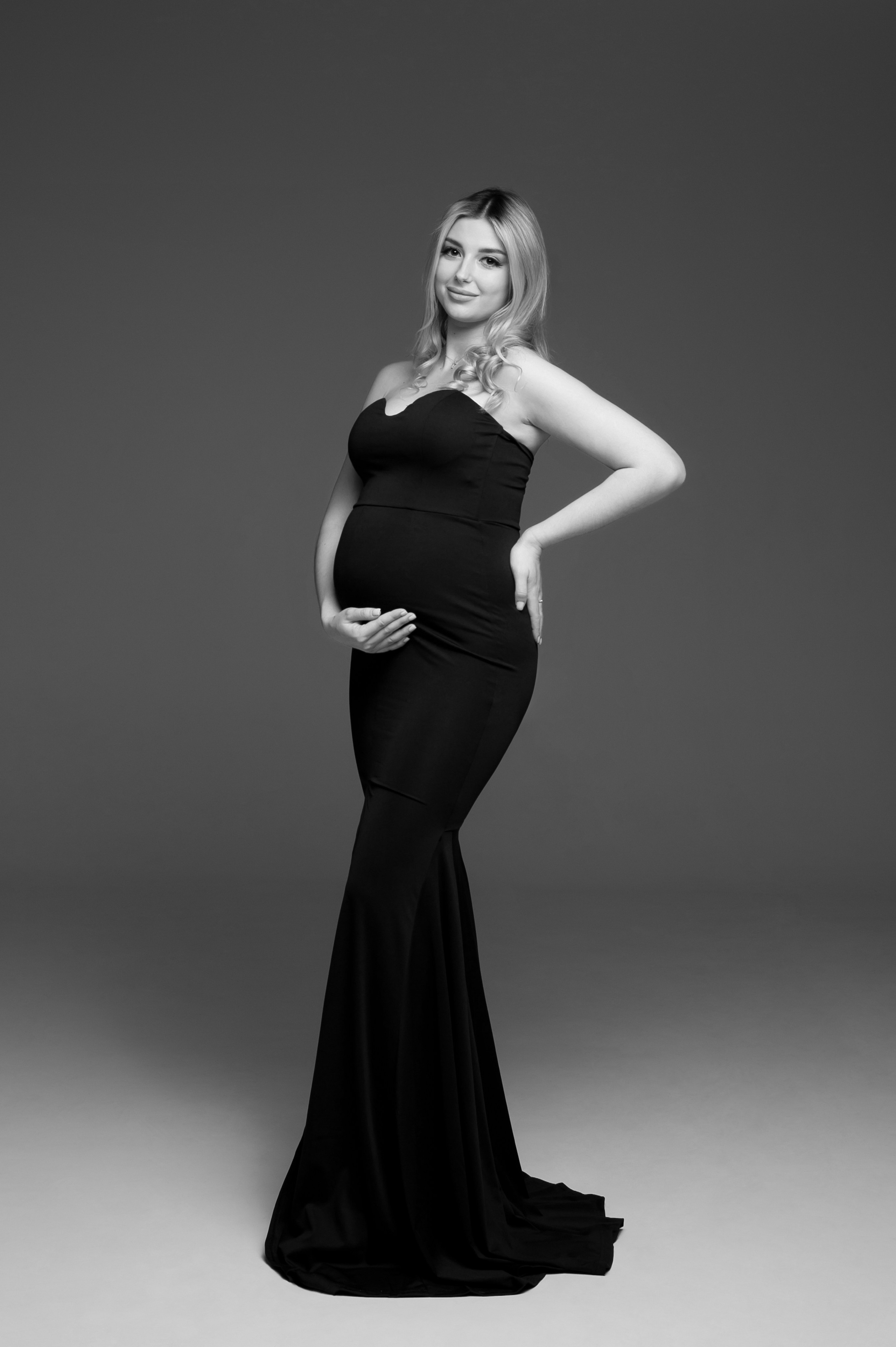 Фотосессия Беременности в Москве в стиле VOGUE "Всё включено". Стильная Фотосессия беременности как с обложки журнала