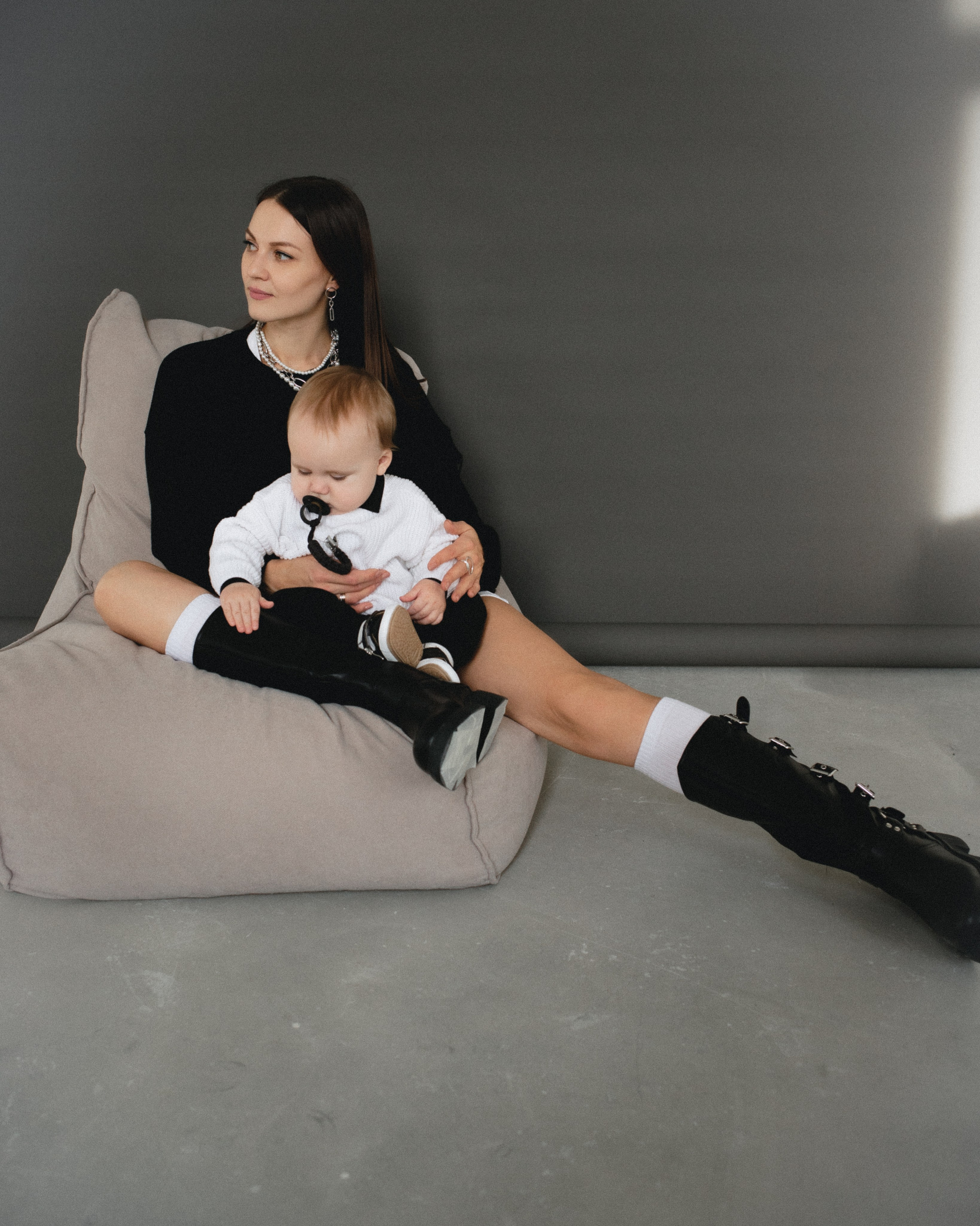 Кристина и сыновья. Фотограф в Москве и Сургуте Алла Лесовая. Снимаю каталог для брендов и индивидуальные портреты для людей