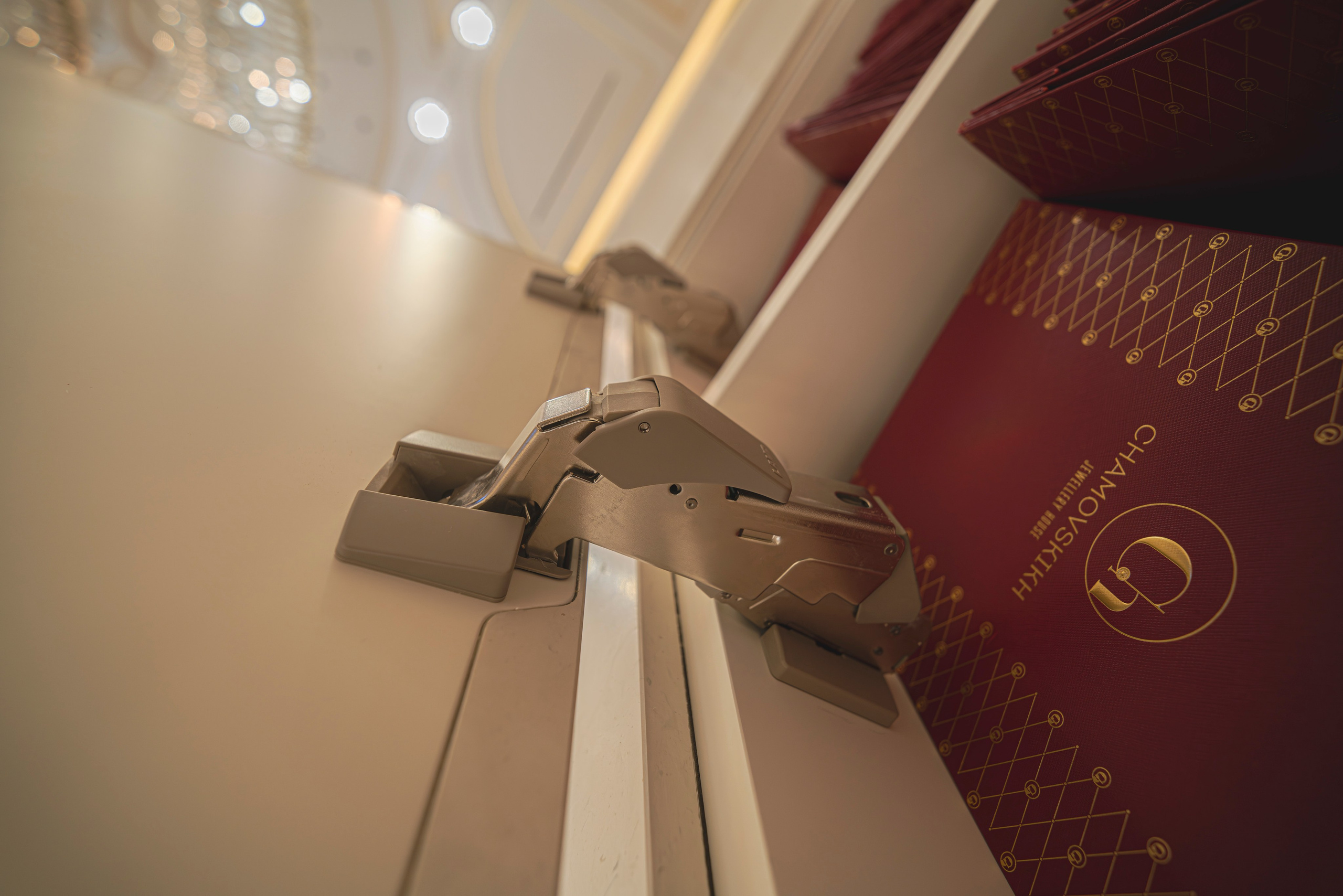 КАМ. Ювелирный дом CHAMOVSКIKH. Видеограф для бизнеса в Санкт-Петербурге — съёмка производств, выставок, B2B