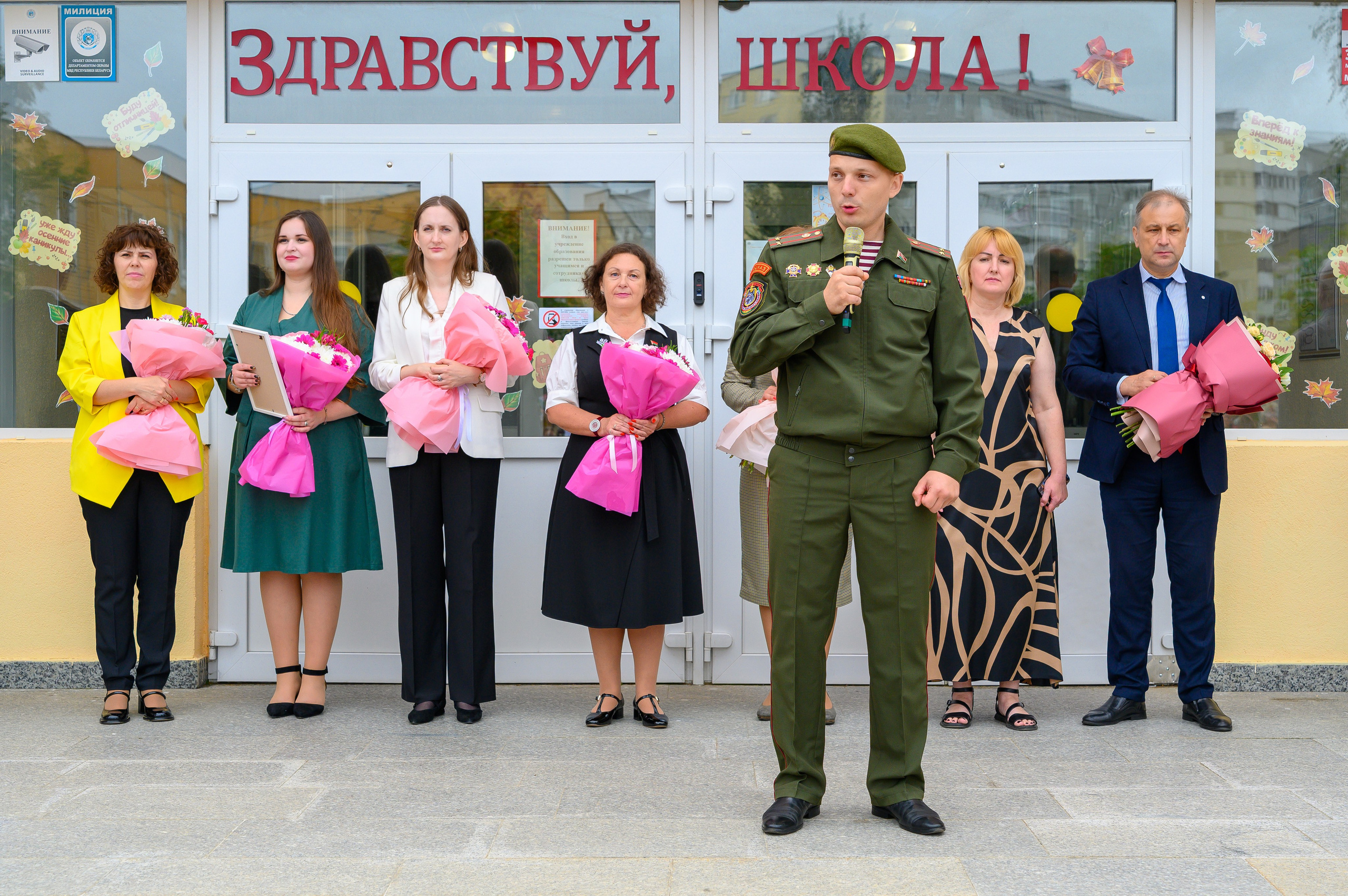 Вот звучит первый звонок, перед этим долгое приготовление к новому этапу в жизни, Яромир идет в школу. Фотоуслуги, услуги фотографа, фотографирование важных событий